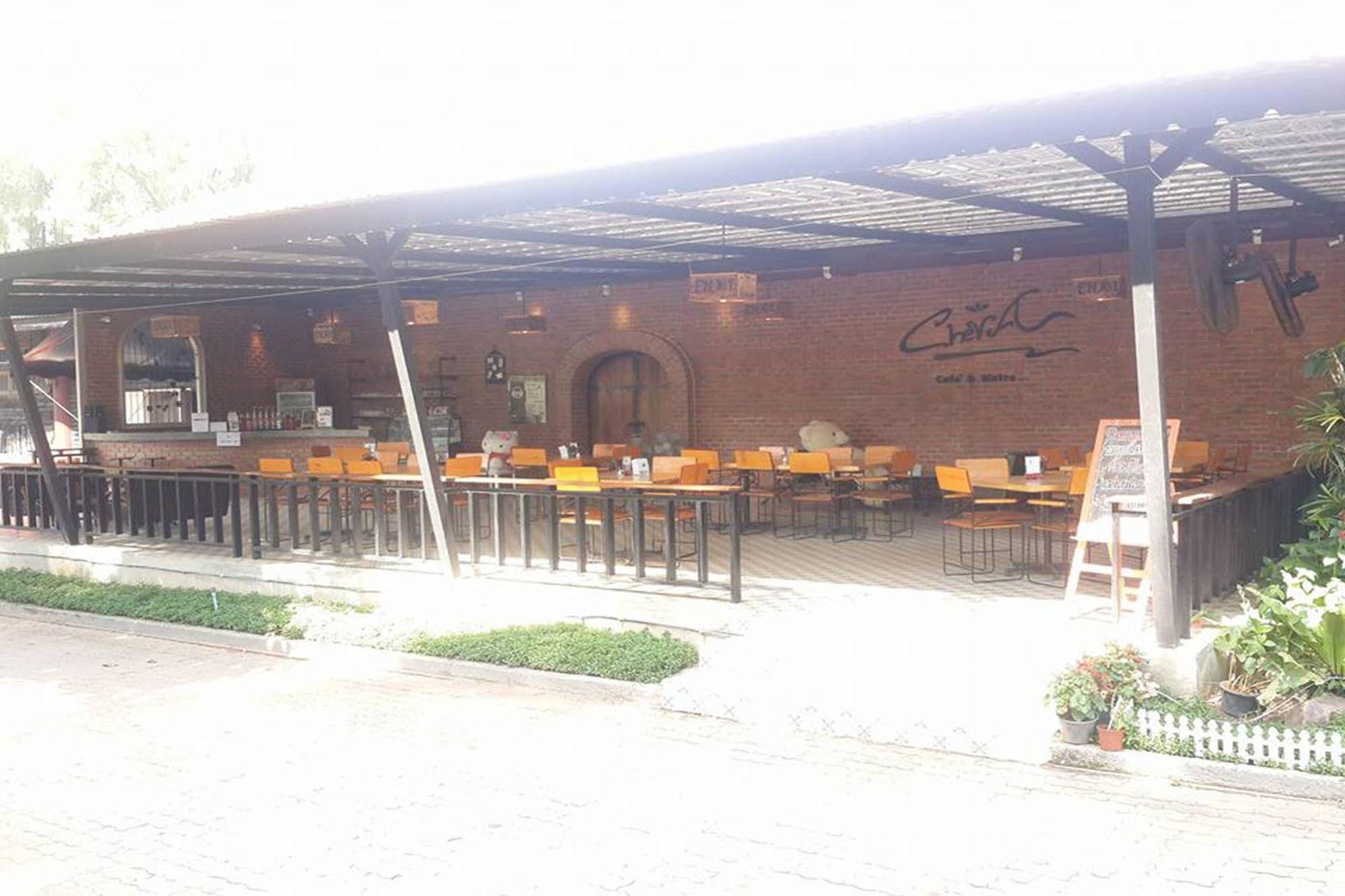 Prompiram Suannam & Golf Club