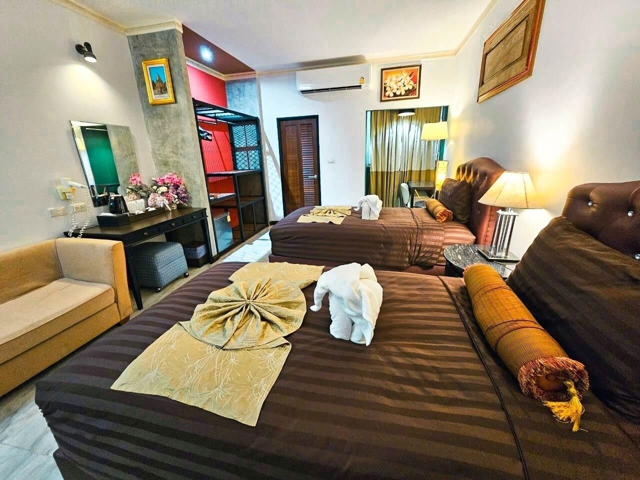 Chiangmai Lanna & Modern Loft Hotel