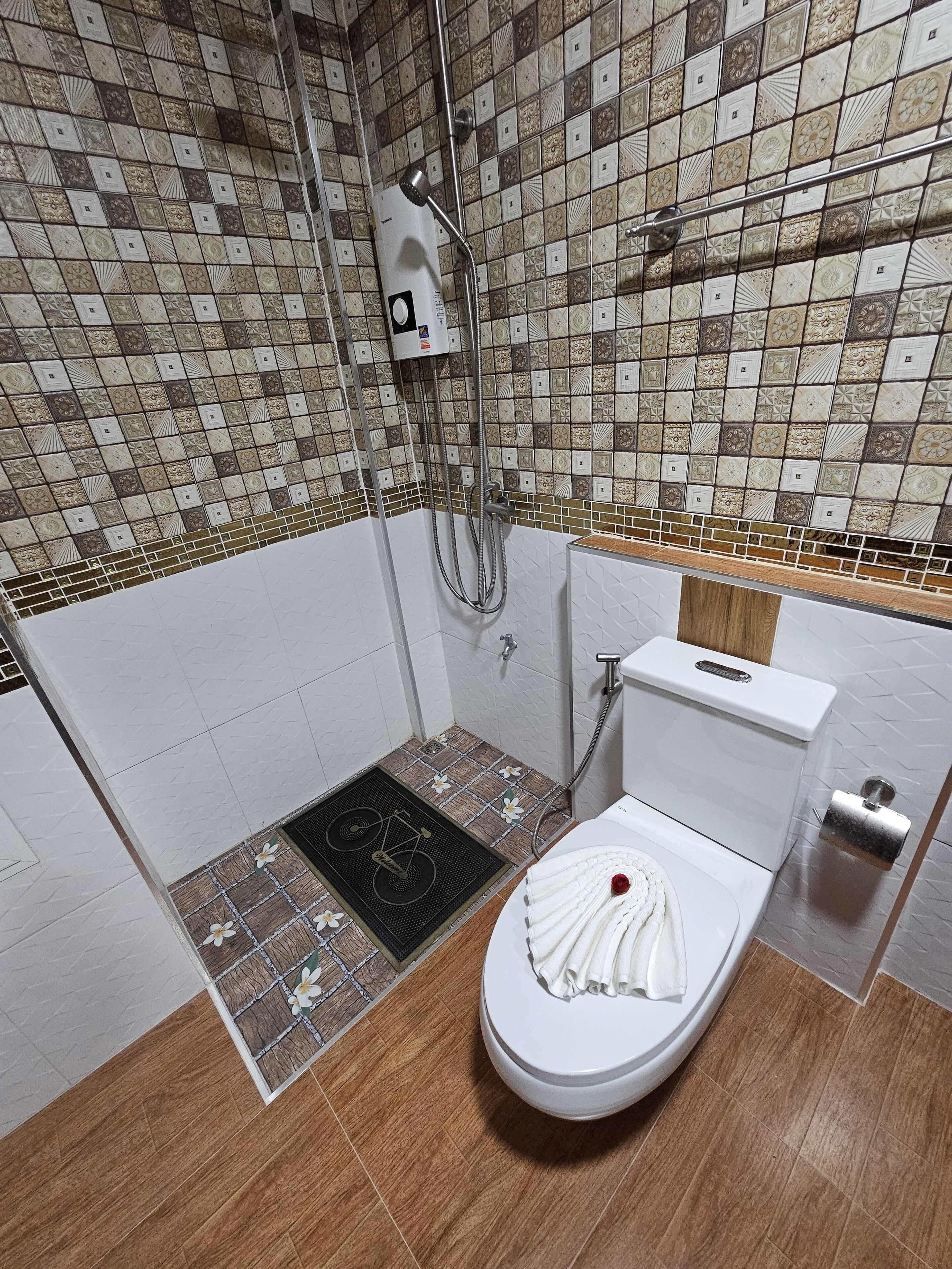 Chiangmai Lanna & Modern Loft Hotel