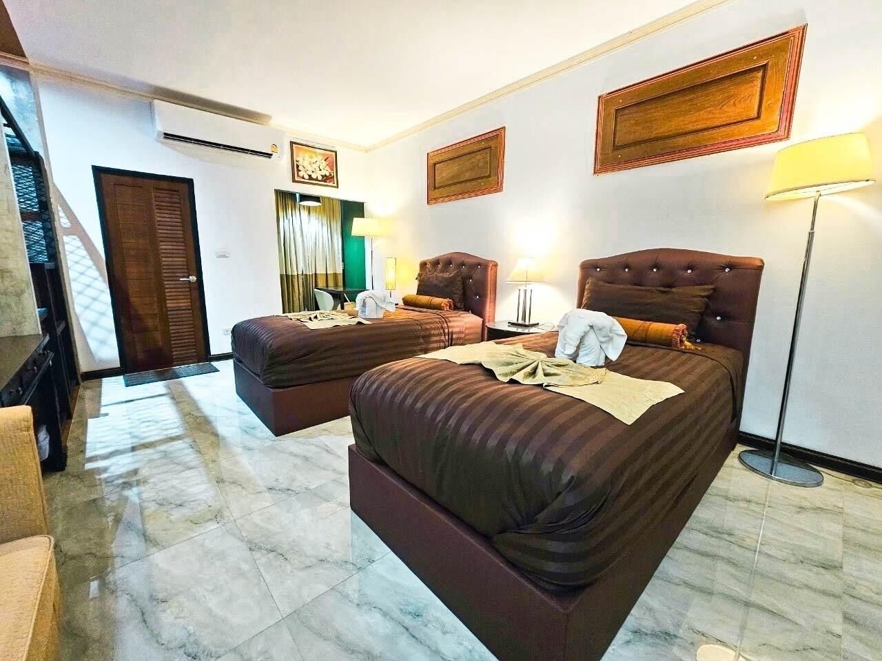 Chiangmai Lanna & Modern Loft Hotel