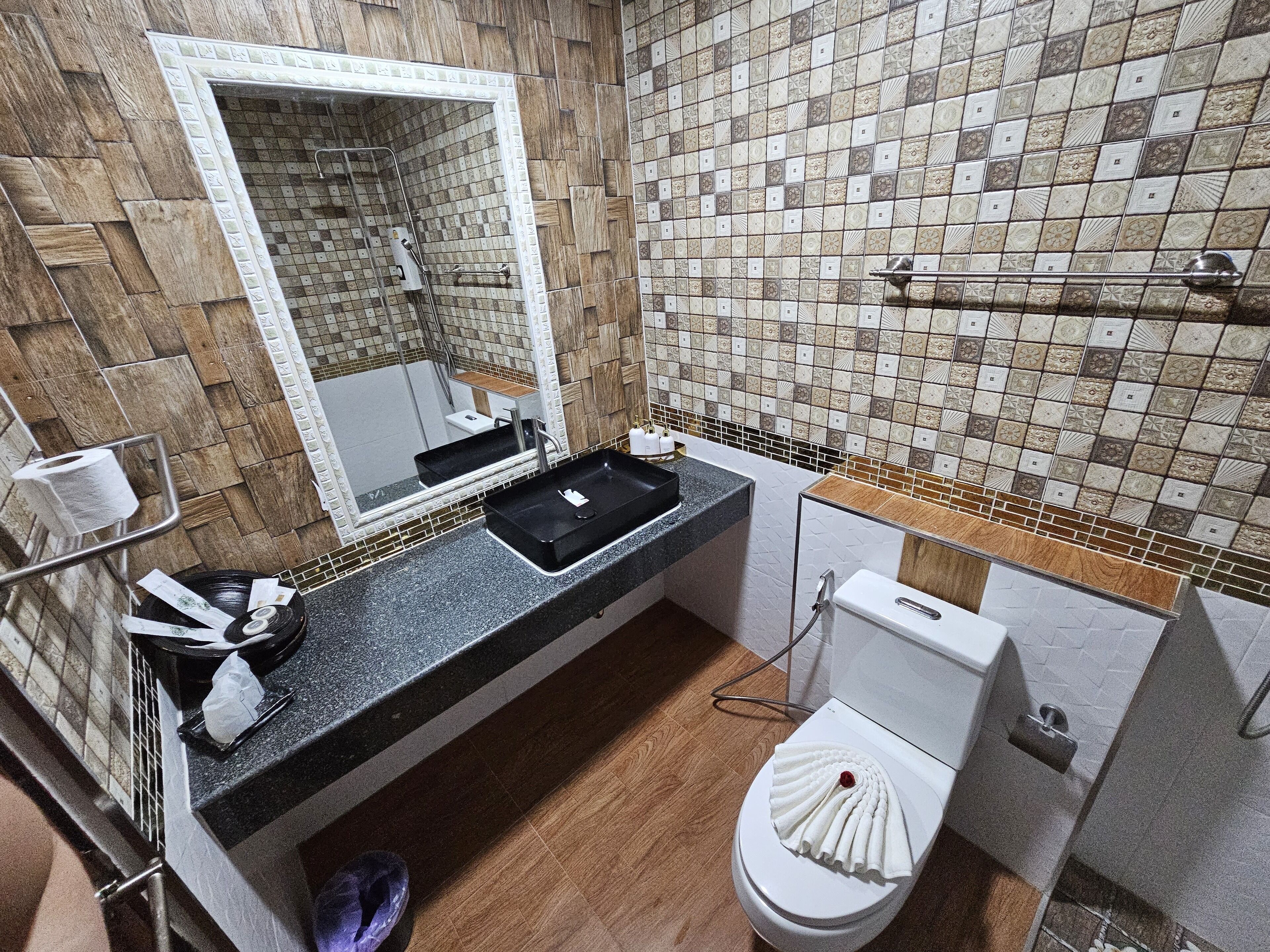Chiangmai Lanna & Modern Loft Hotel