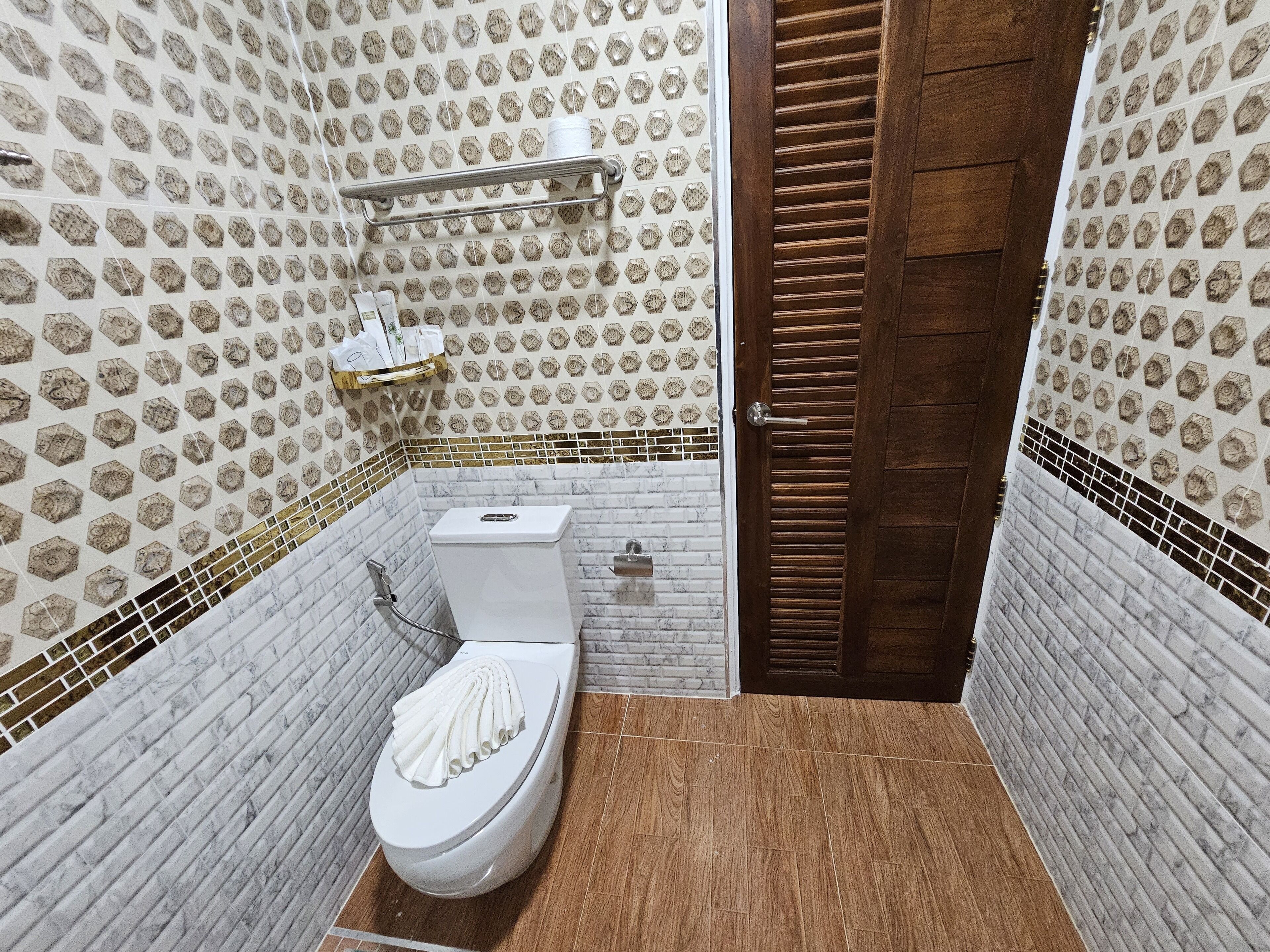 Chiangmai Lanna & Modern Loft Hotel