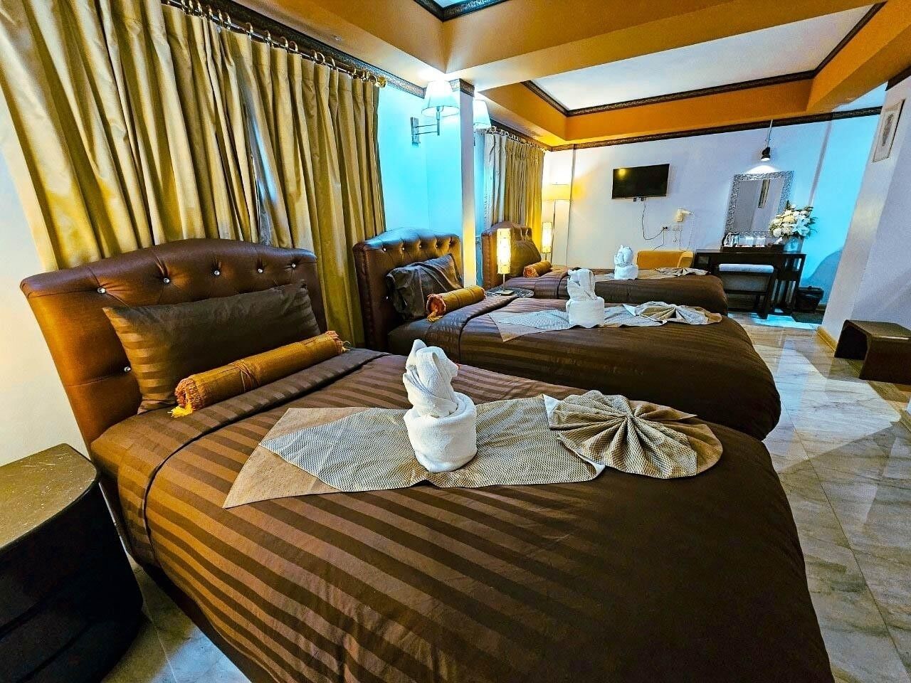 Chiangmai Lanna & Modern Loft Hotel