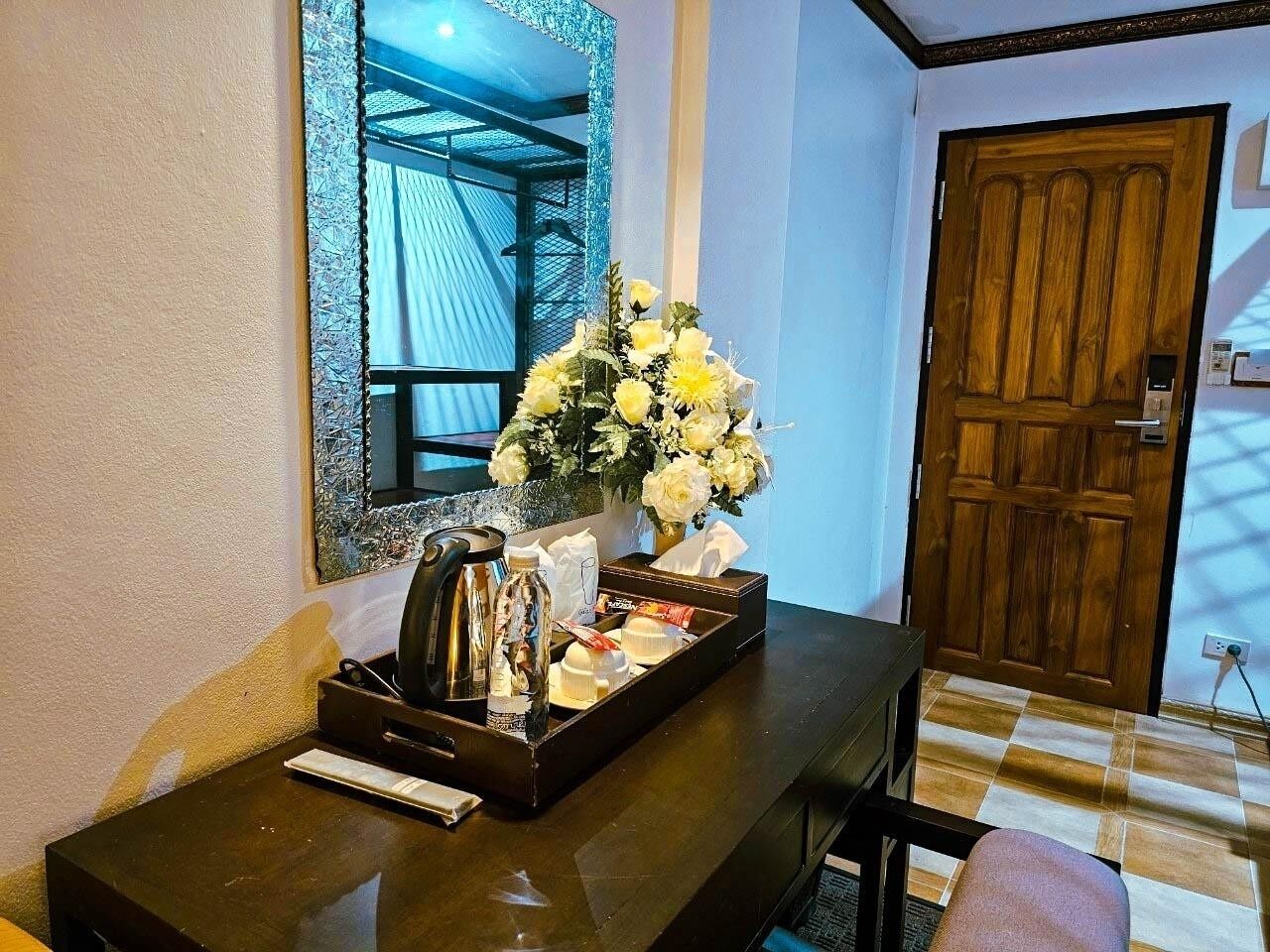 Chiangmai Lanna & Modern Loft Hotel