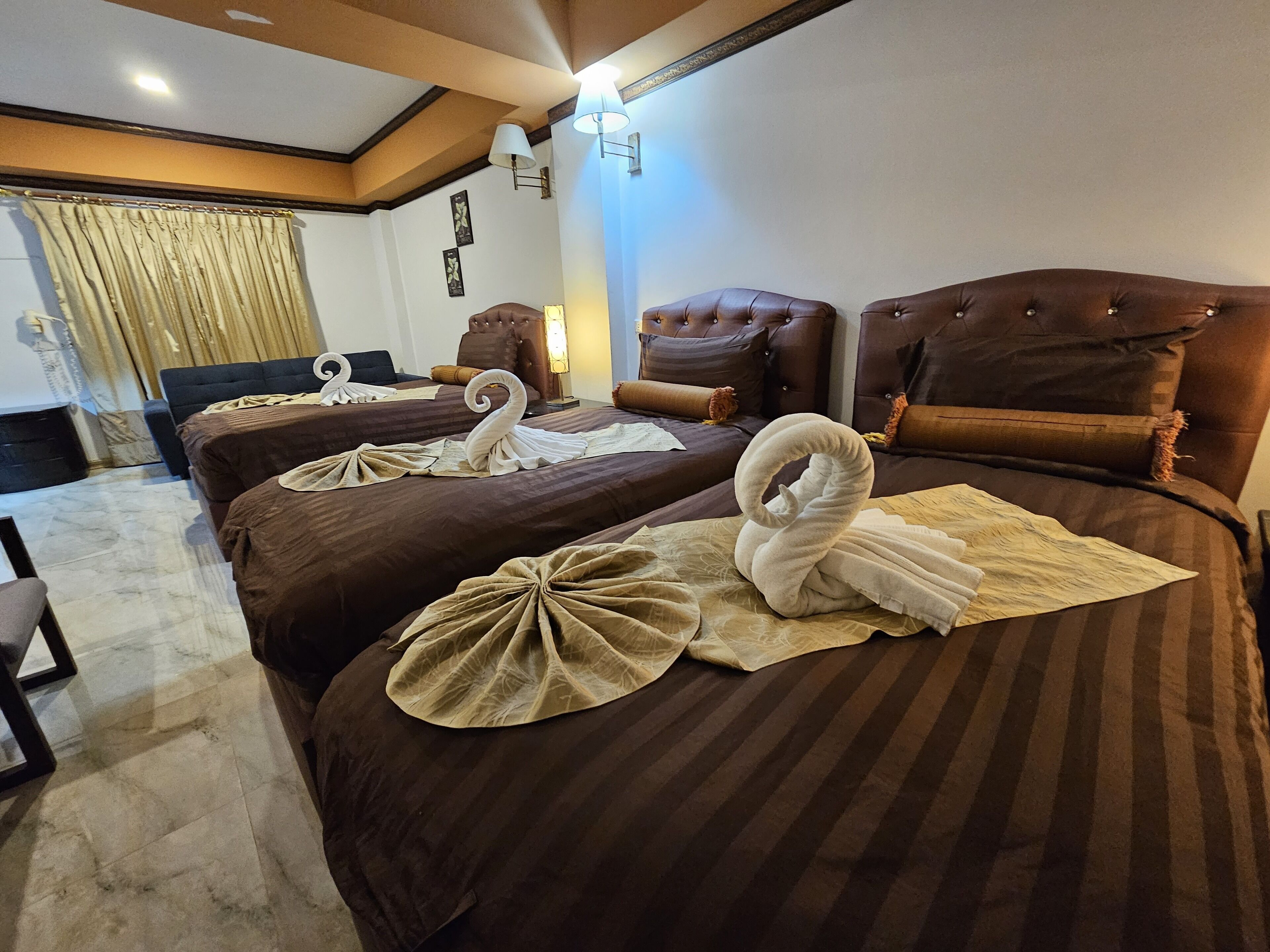 Chiangmai Lanna & Modern Loft Hotel