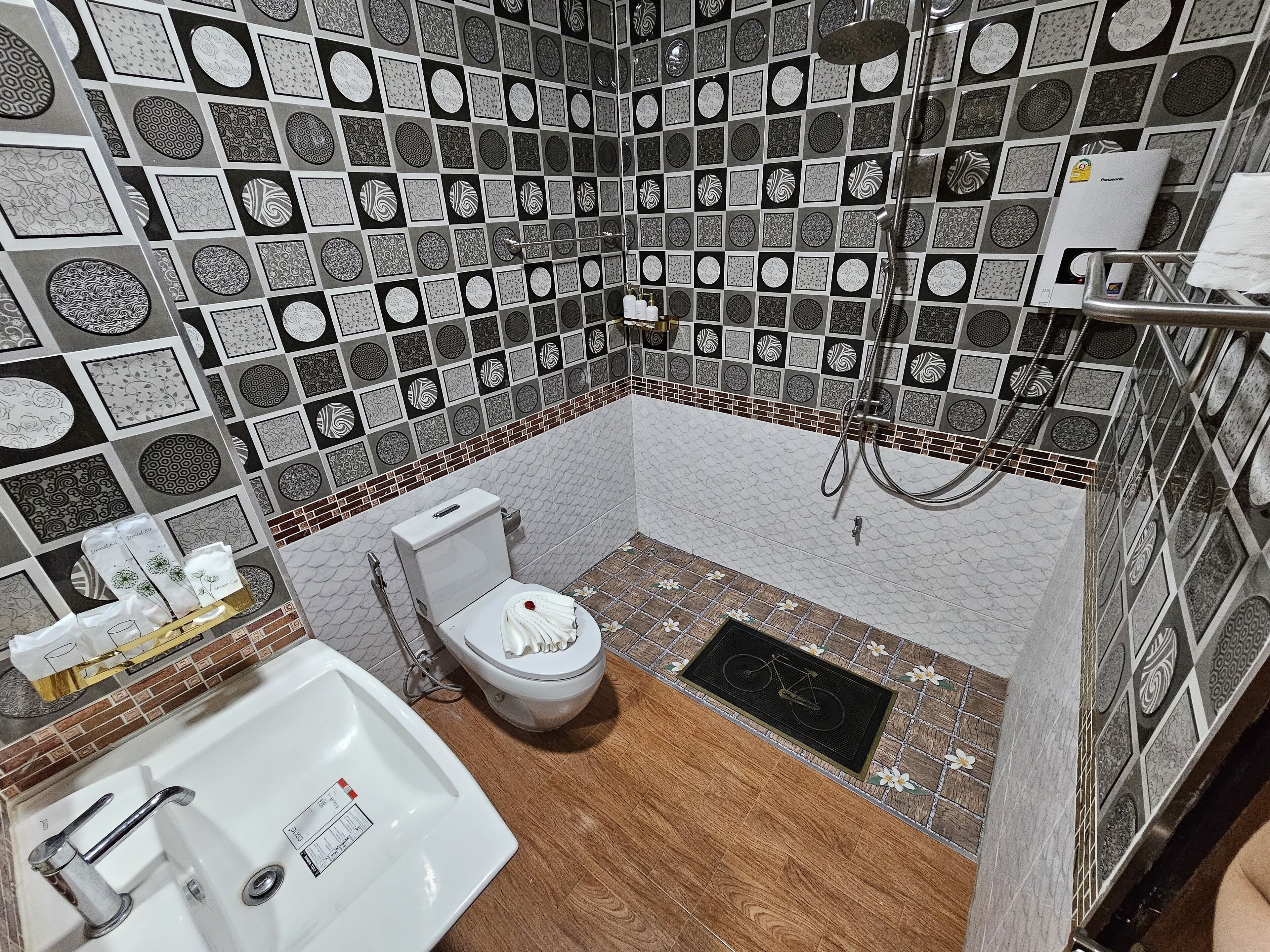 Chiangmai Lanna & Modern Loft Hotel