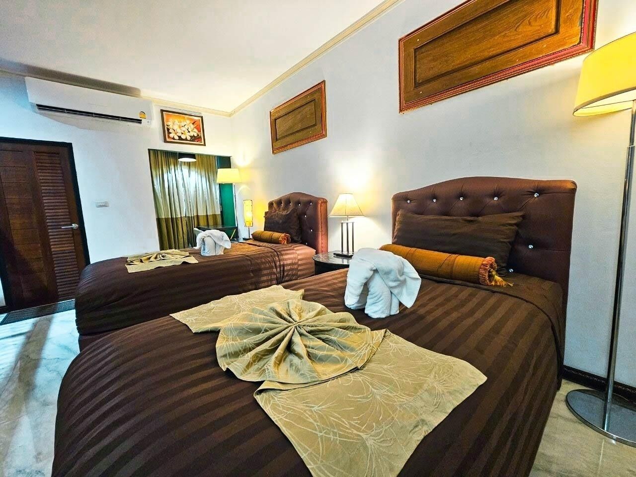 Chiangmai Lanna & Modern Loft Hotel