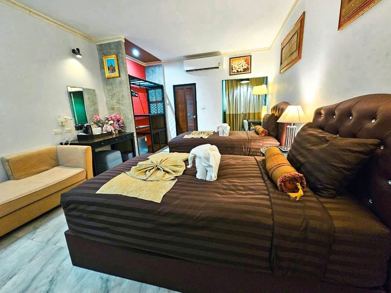 Chiangmai Lanna & Modern Loft Hotel