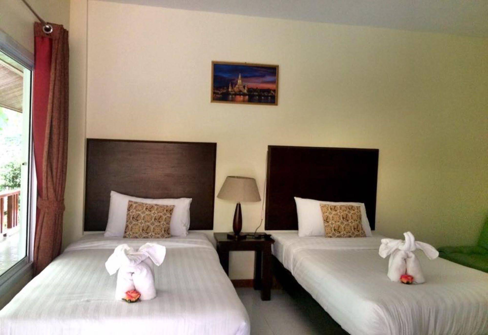 Ruen Narisra Resort