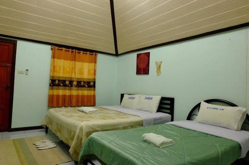 Khunmai Baansuan Resort