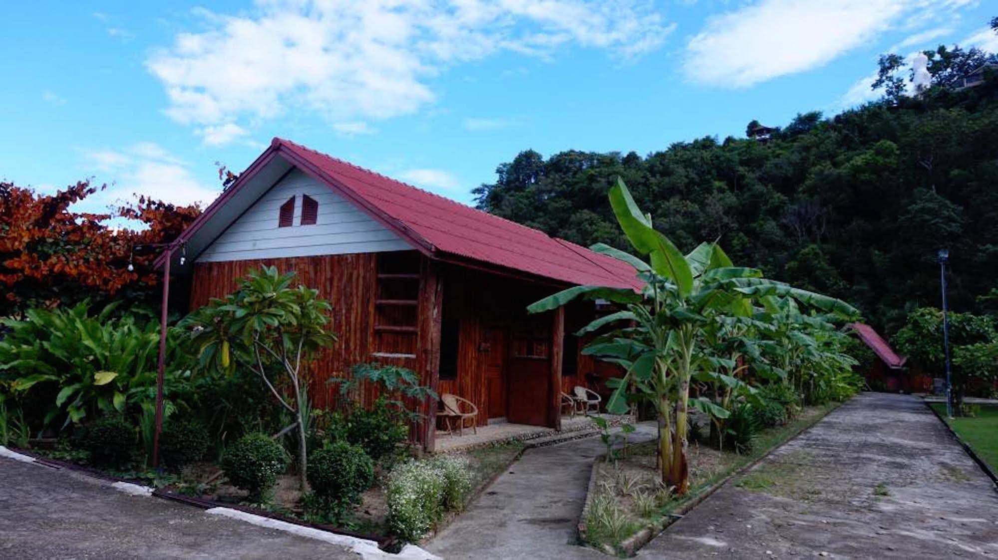 Khunmai Baansuan Resort