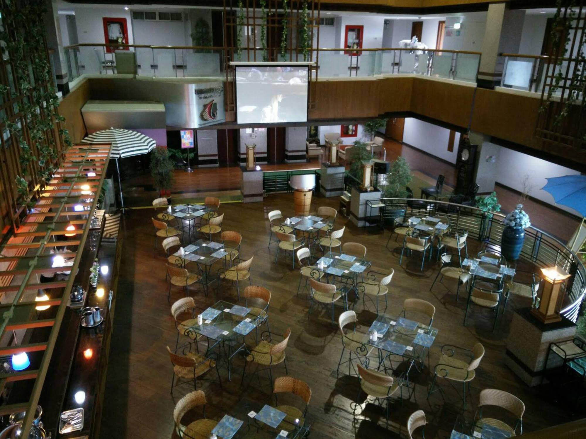 Friday Hotel