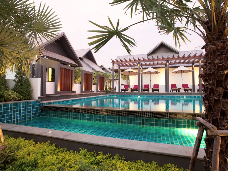 Long Beach Luxury Villas