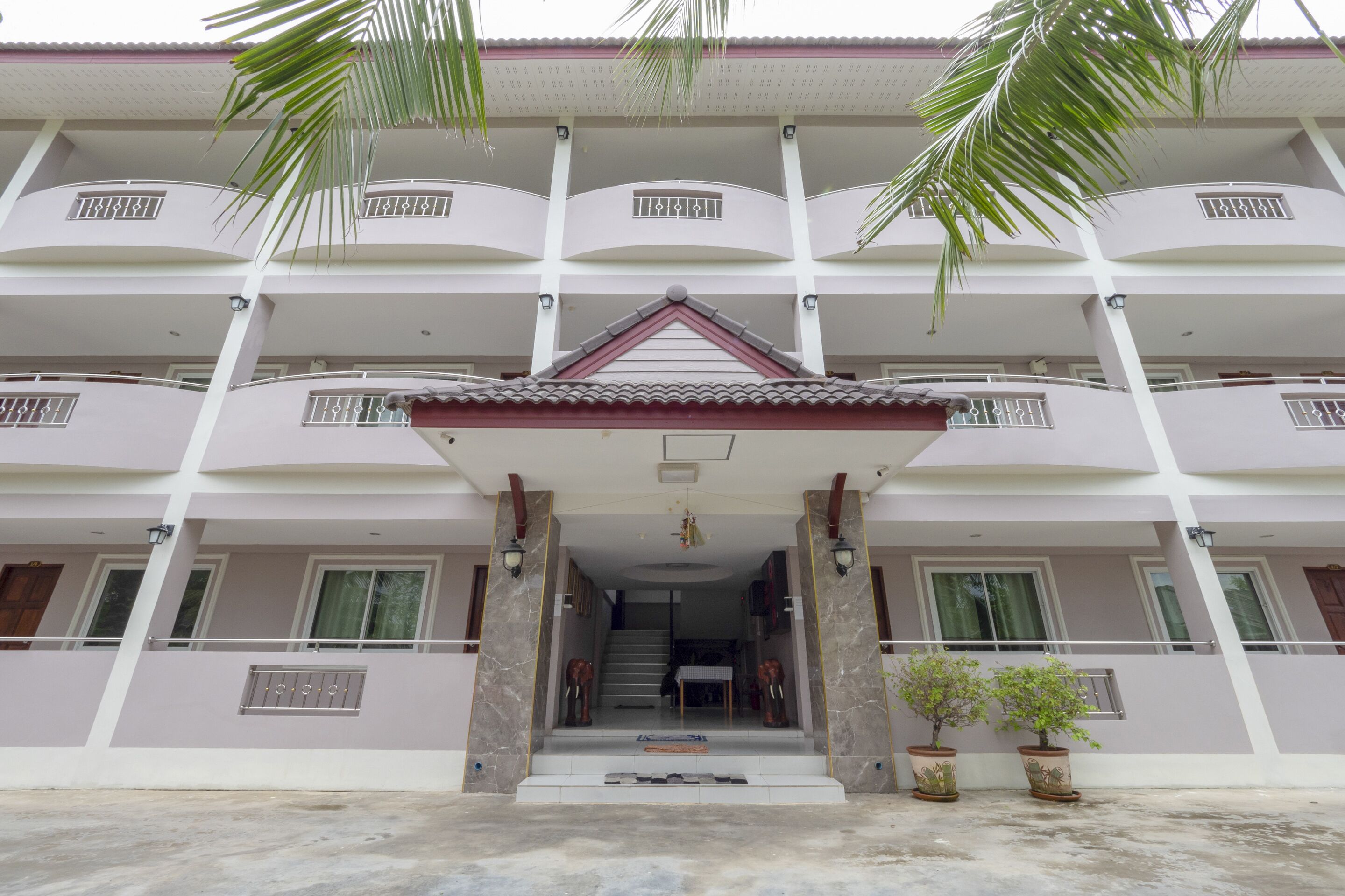 Phensri Apartment by OYO Rooms