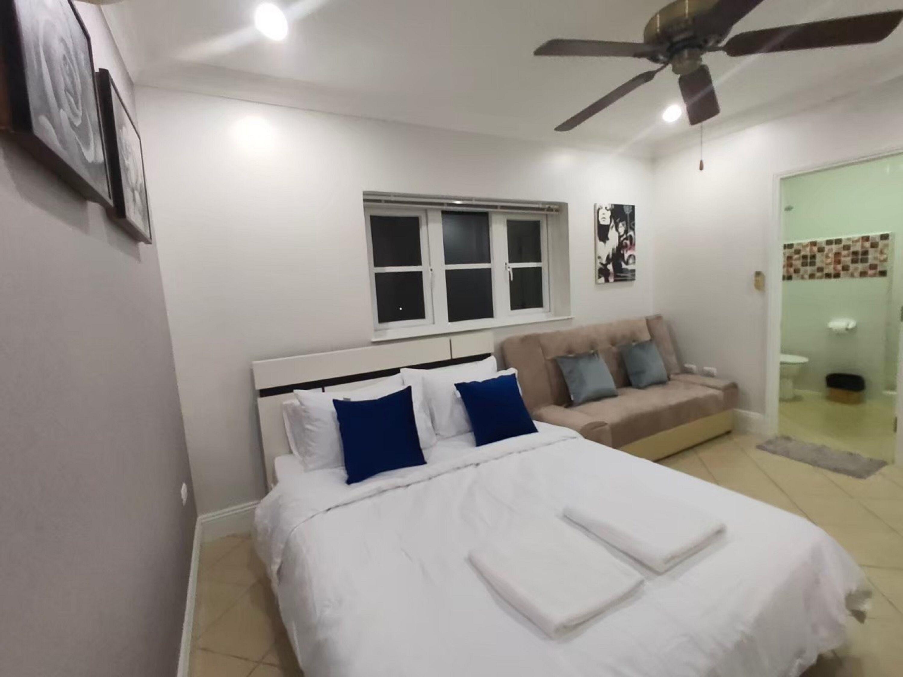 Rjay Villa
