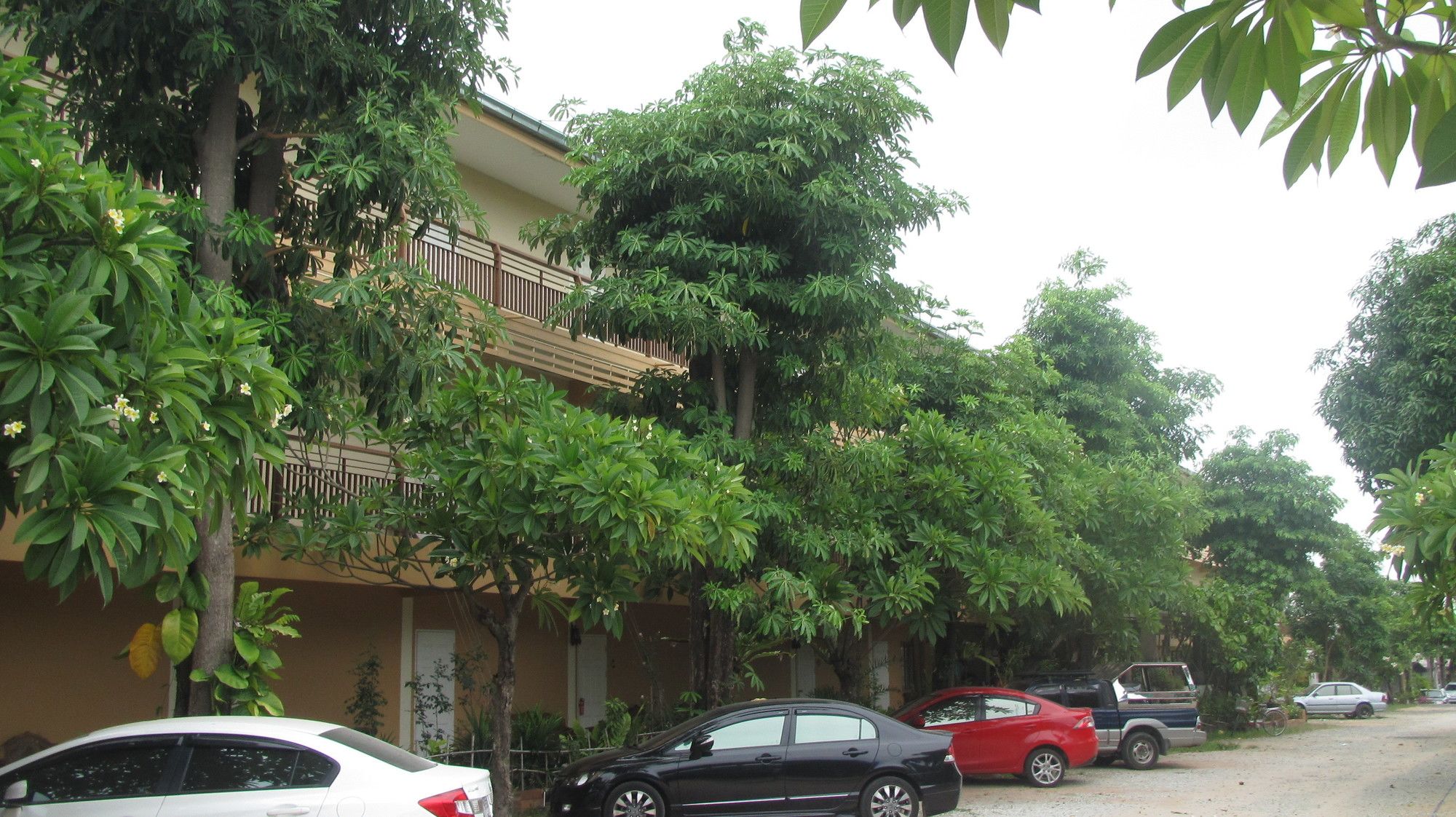 Baan Klang Noen