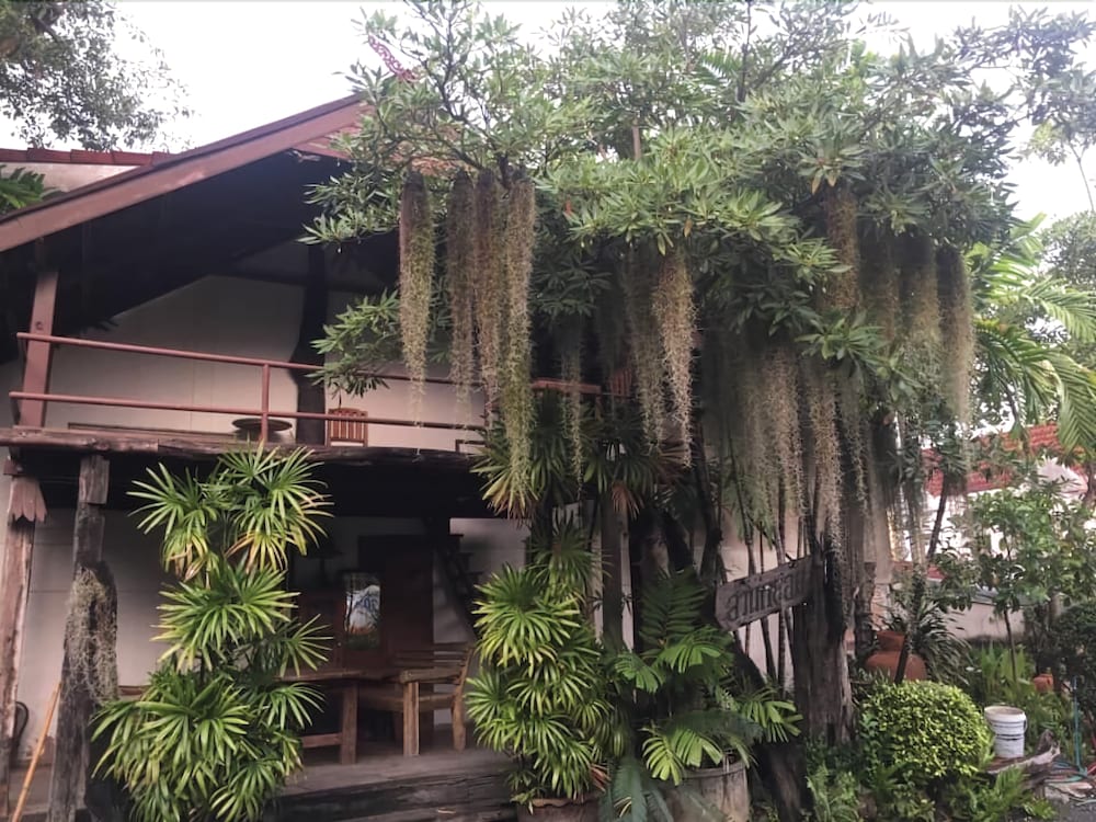Baanlanna Resort