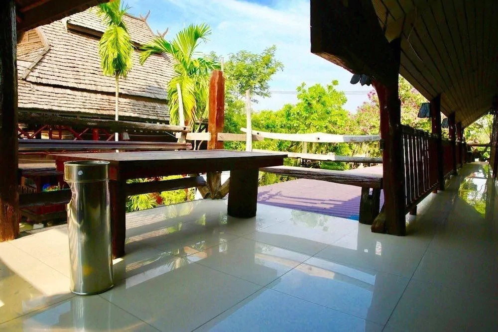 Baanlanna Resort
