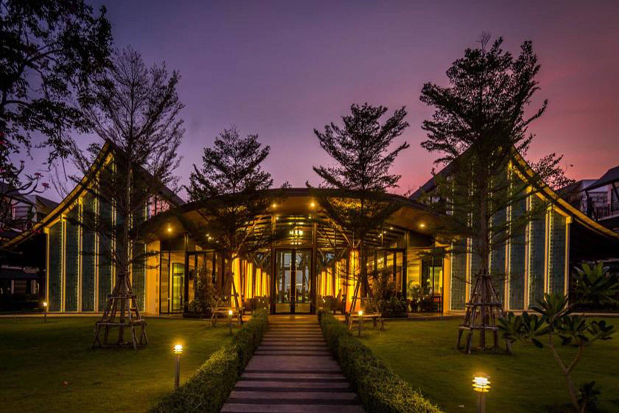 Bangsaen Heritage Hotel