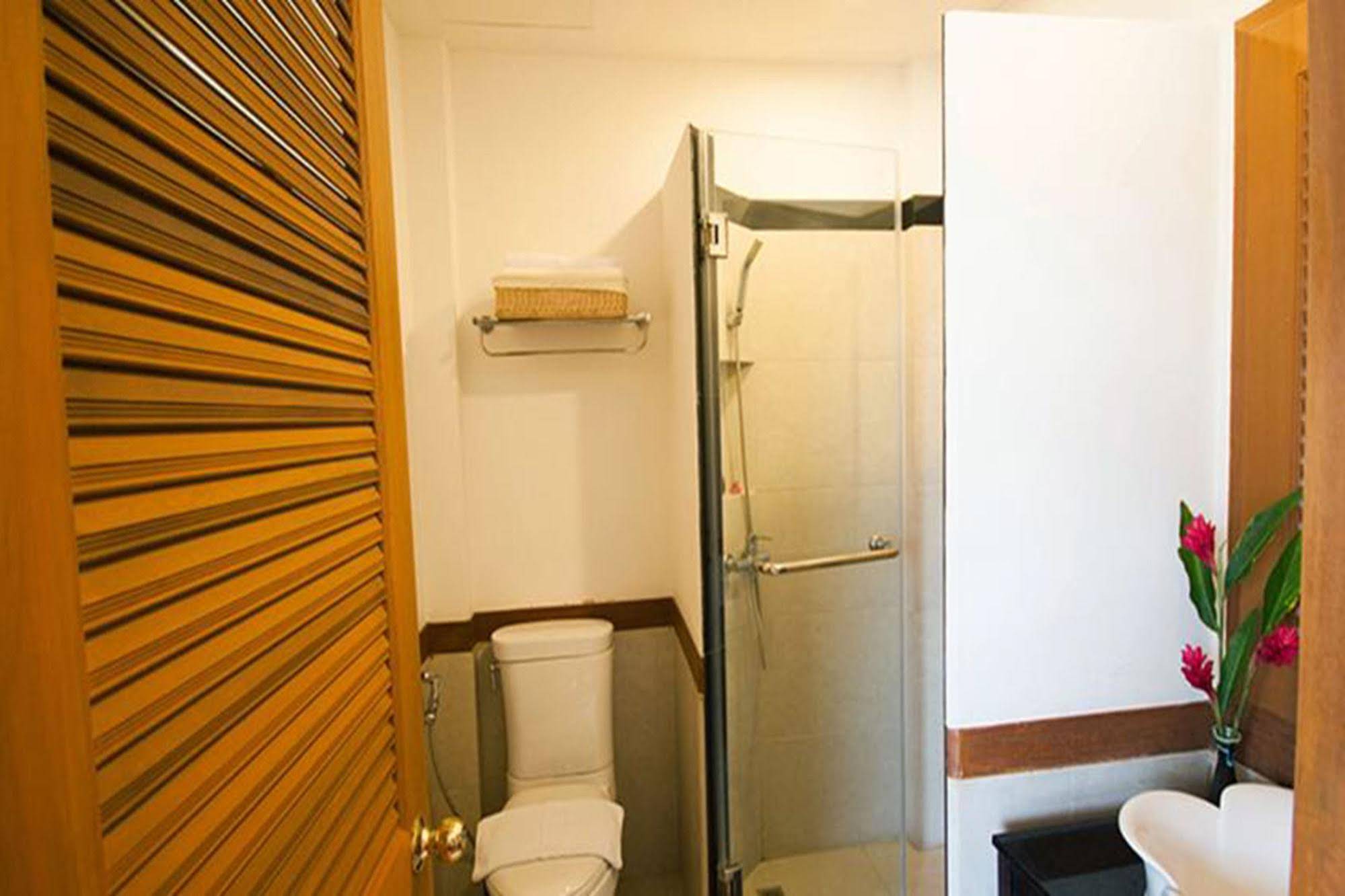 Bangsaen Heritage Hotel