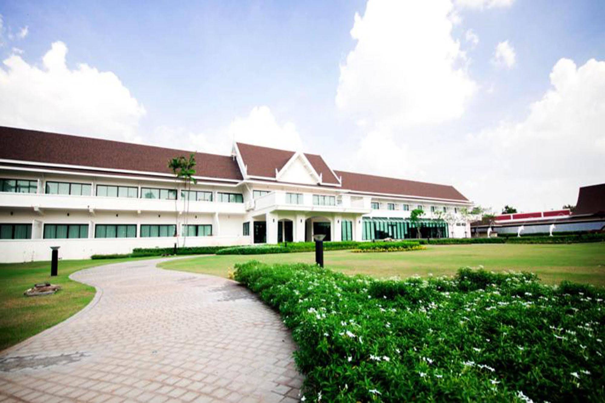 Bangsaen Heritage Hotel