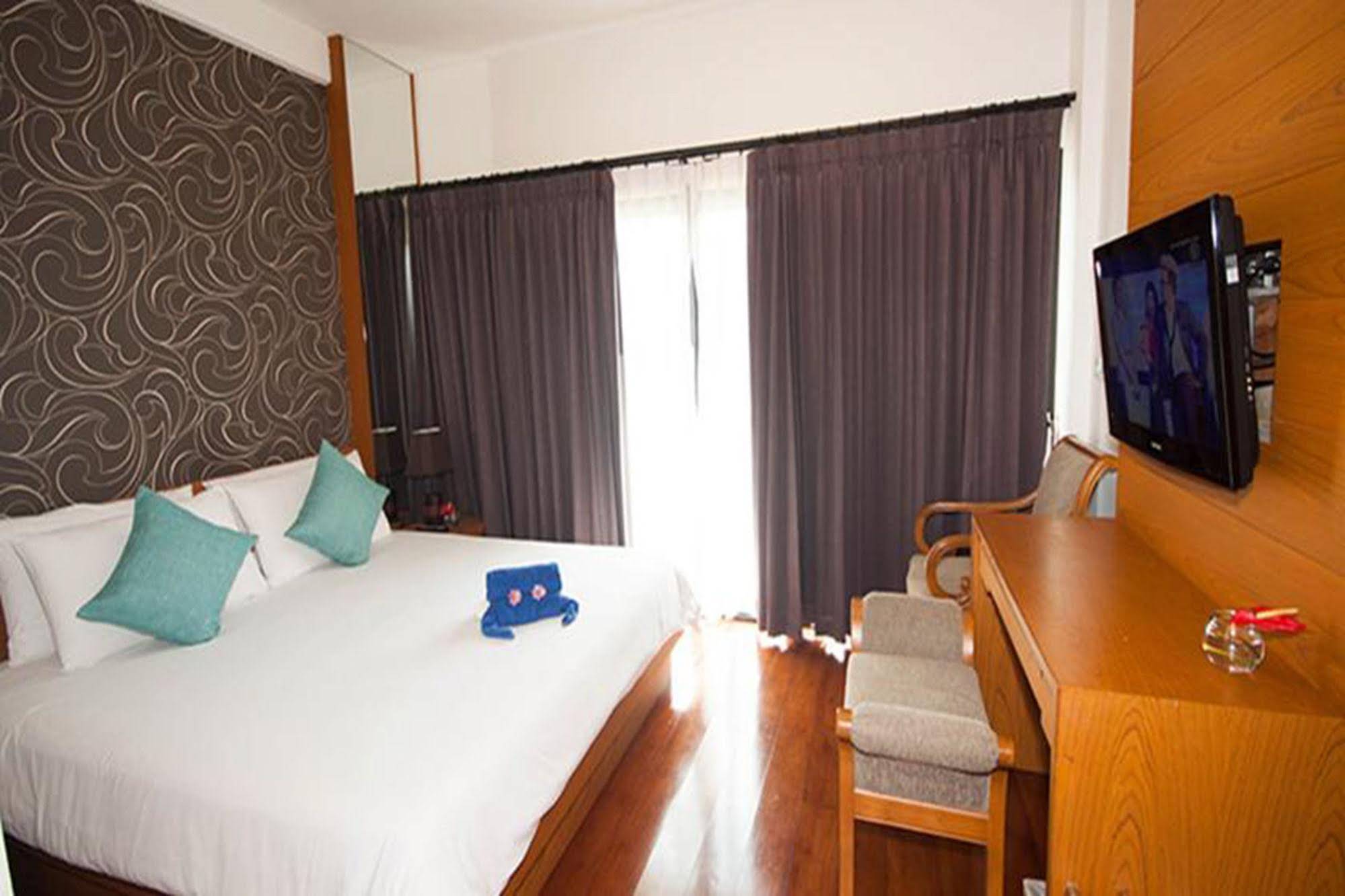 Bangsaen Heritage Hotel