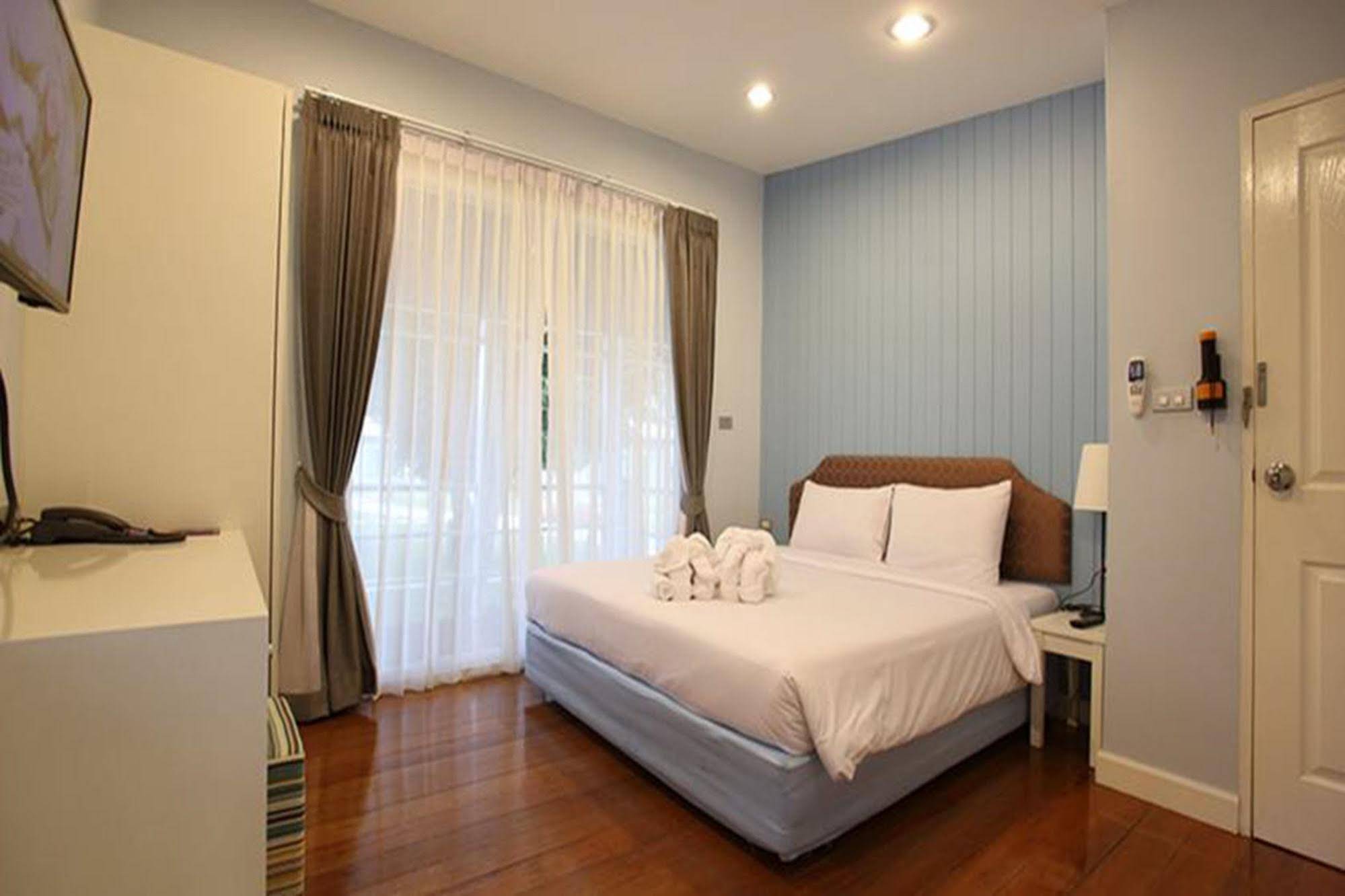 Bangsaen Heritage Hotel