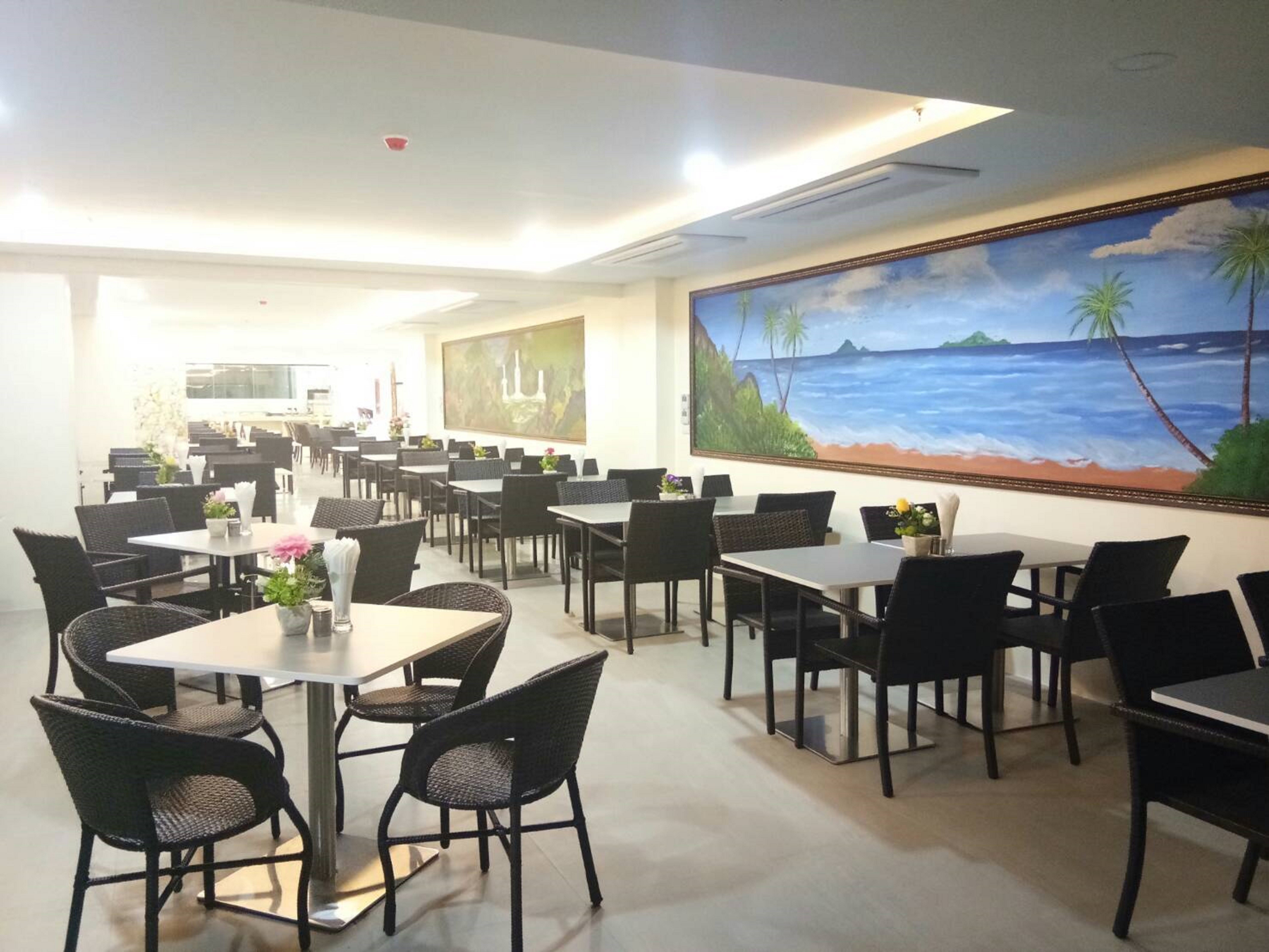 Golden Jomtien Beach Hotel