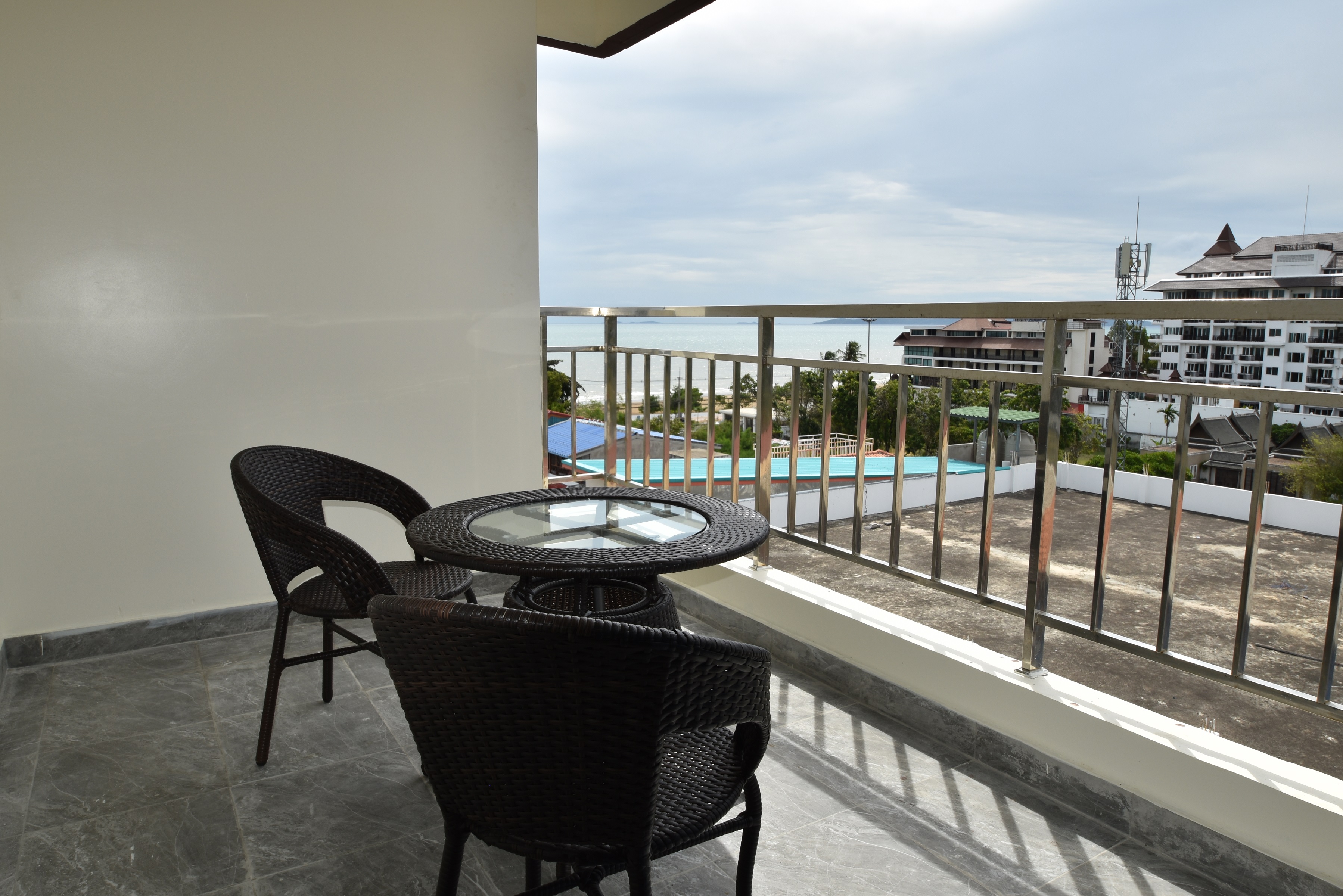 Golden Jomtien Beach Hotel