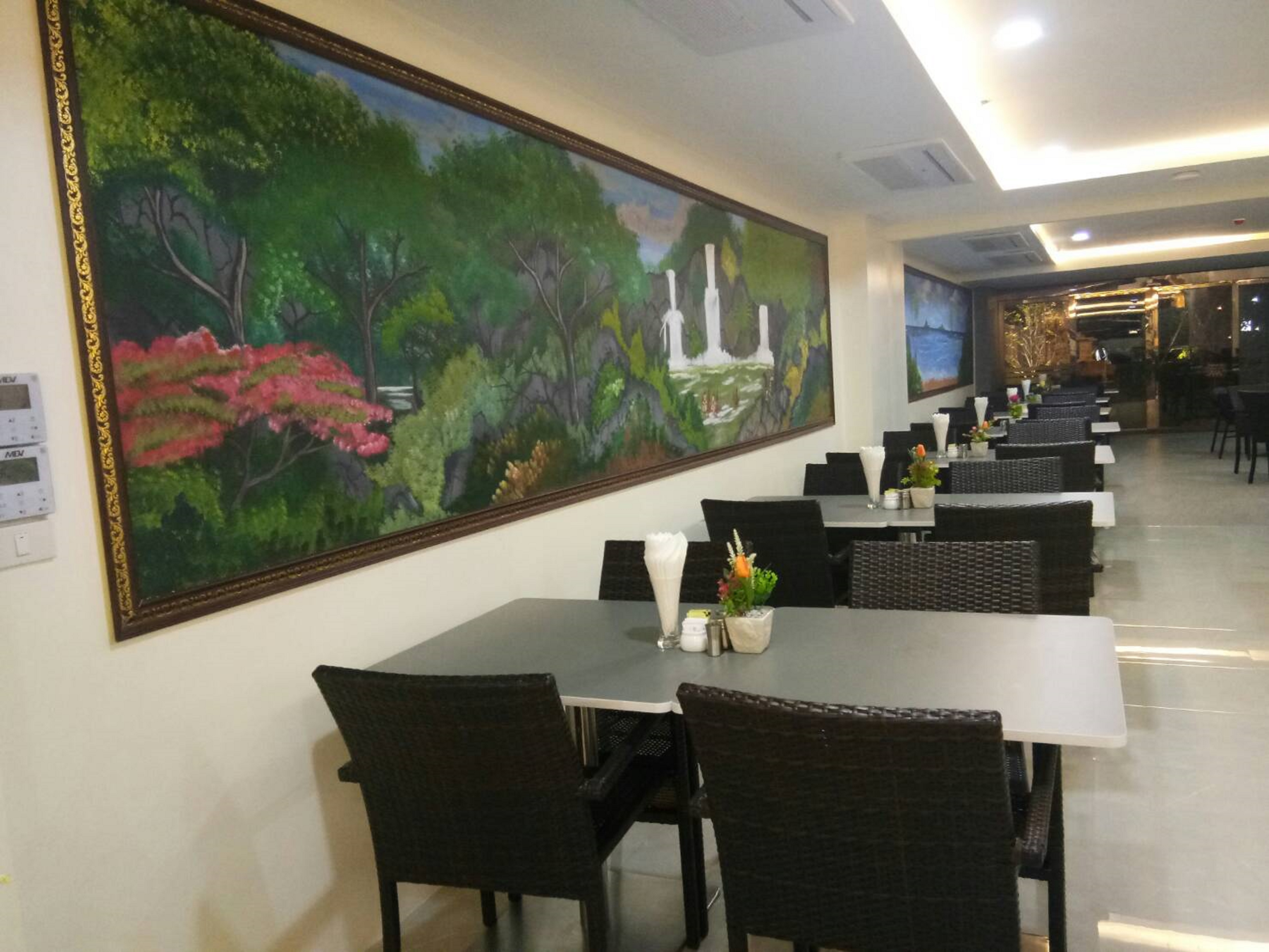 Golden Jomtien Beach Hotel