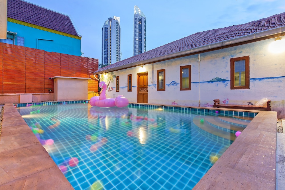 Baan Talay Home