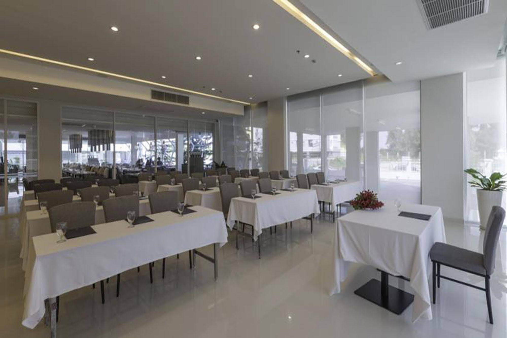 Kantary Hotel And Serviced Apartment, Amata Bangpakong