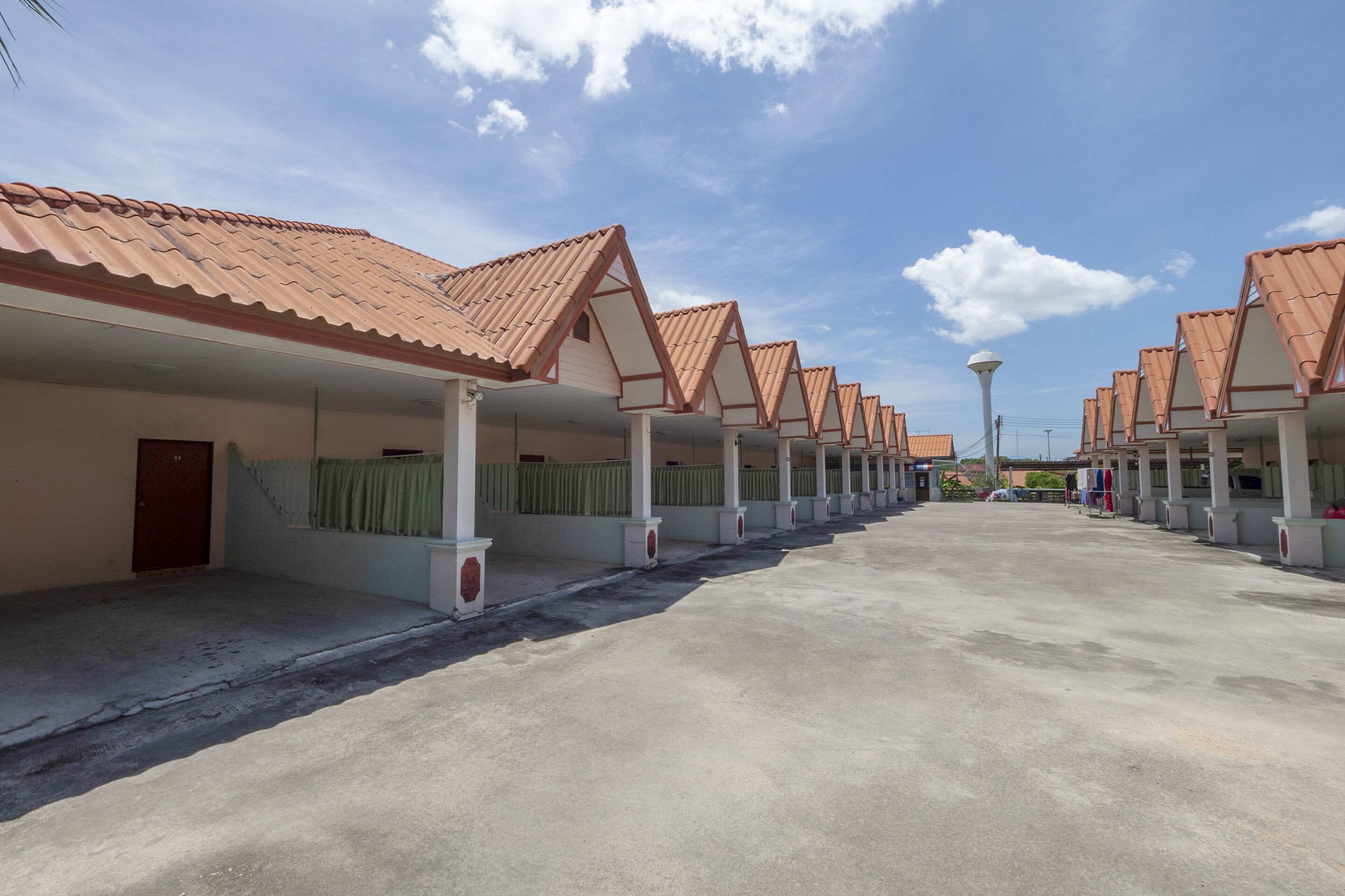Paradise Resort by OYO Rooms