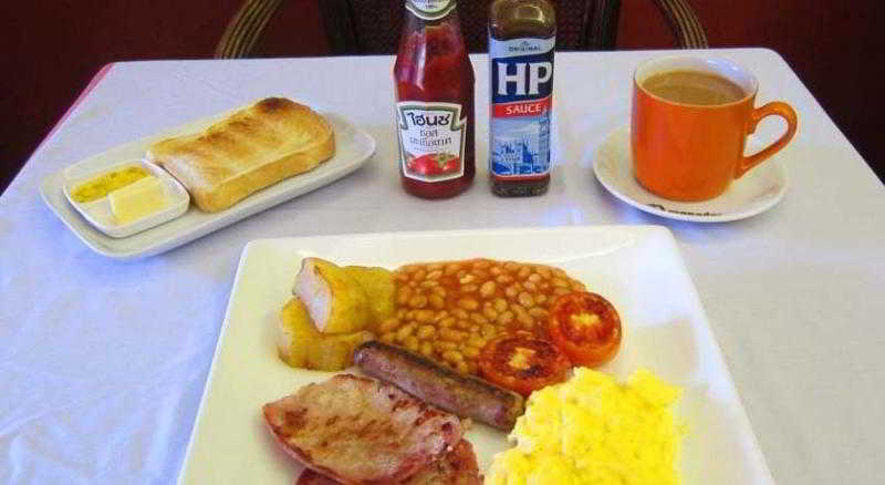 Robins Nest Restaurant And Guesthouse