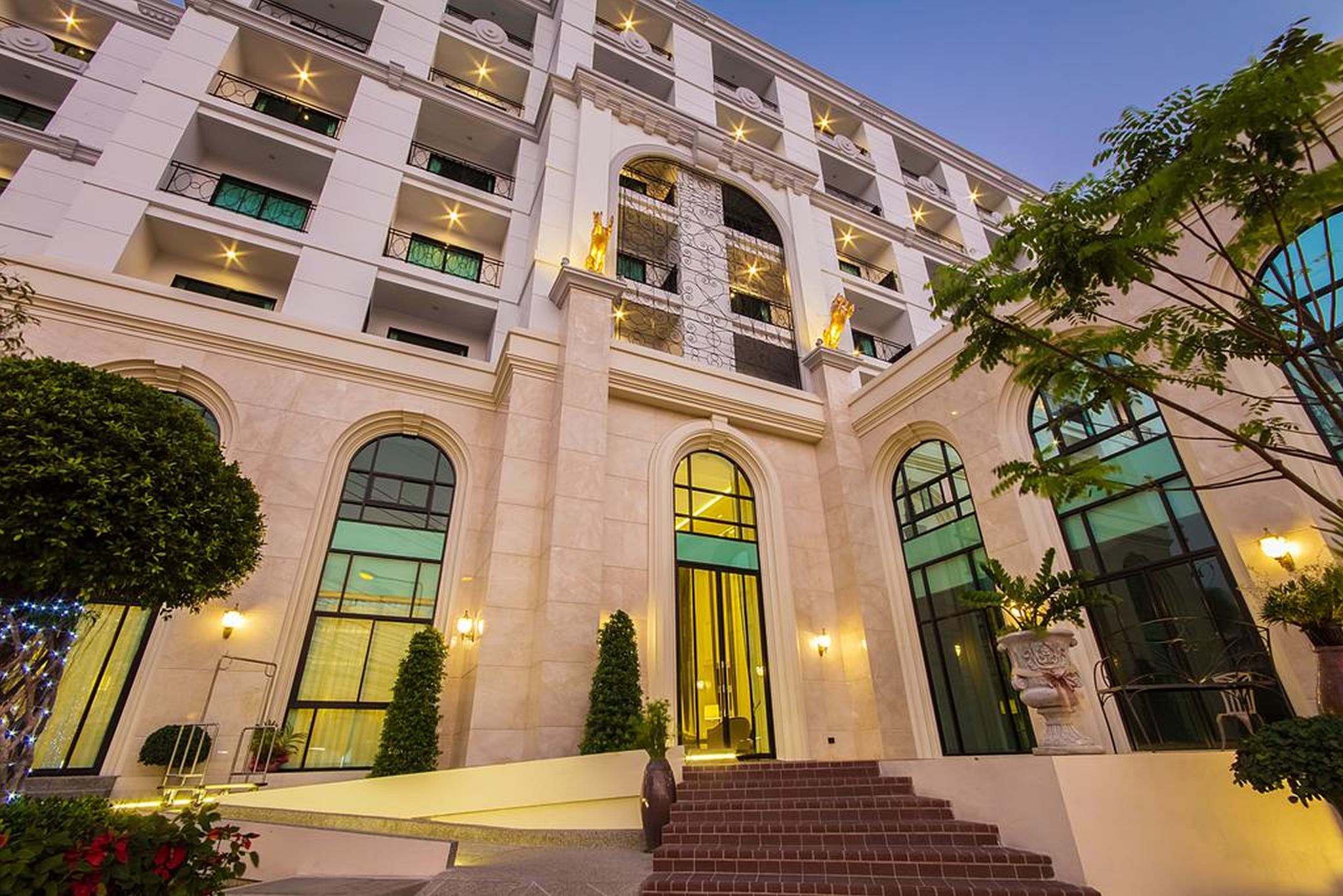 S N Plus Hotel