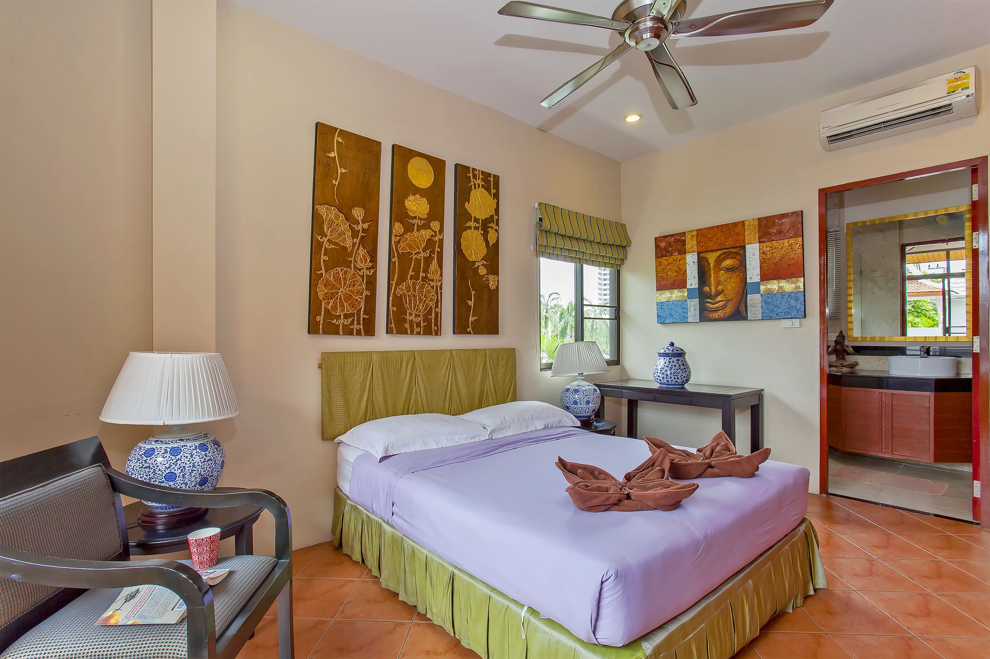 Sunny Villa
