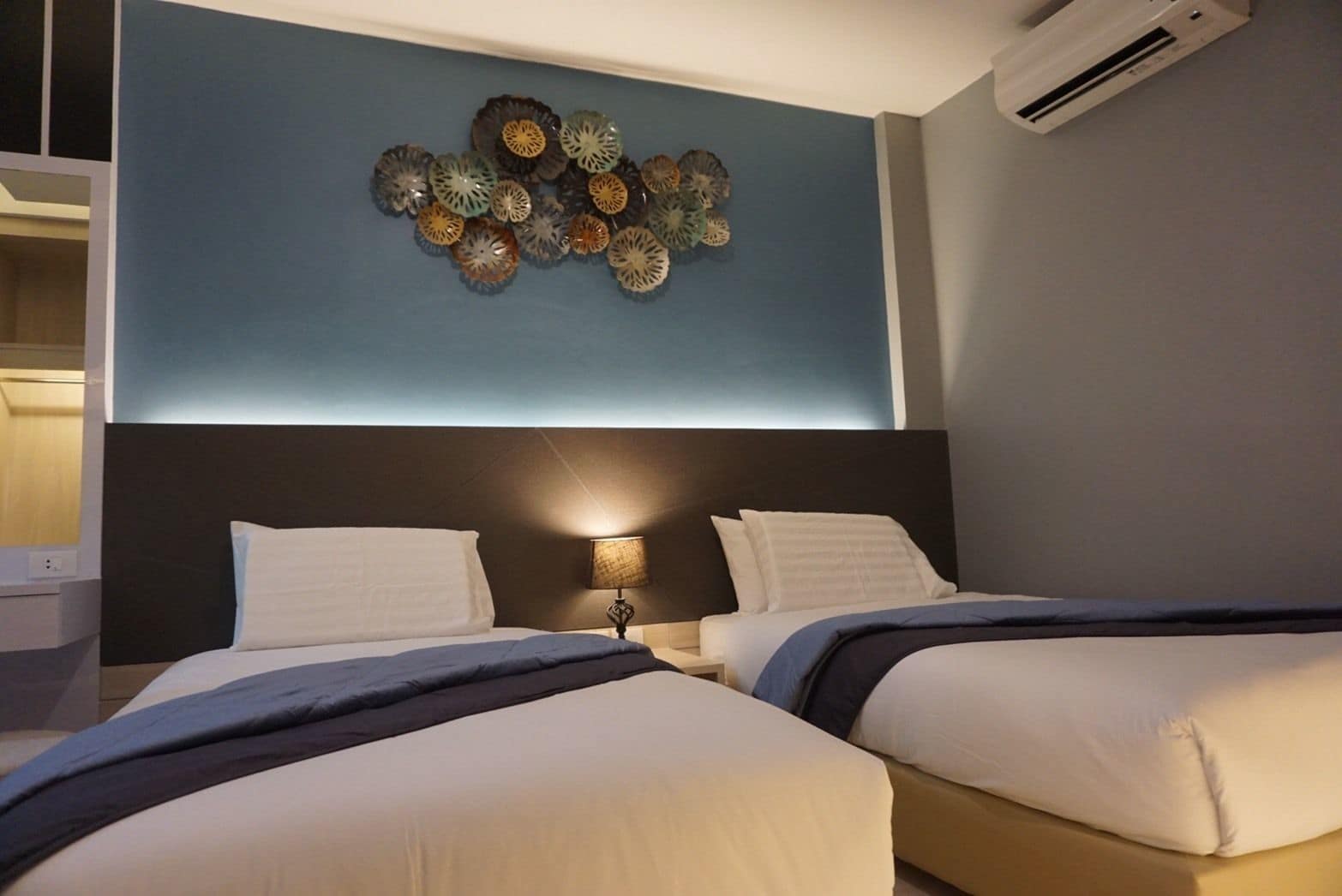 Sureena Hotel