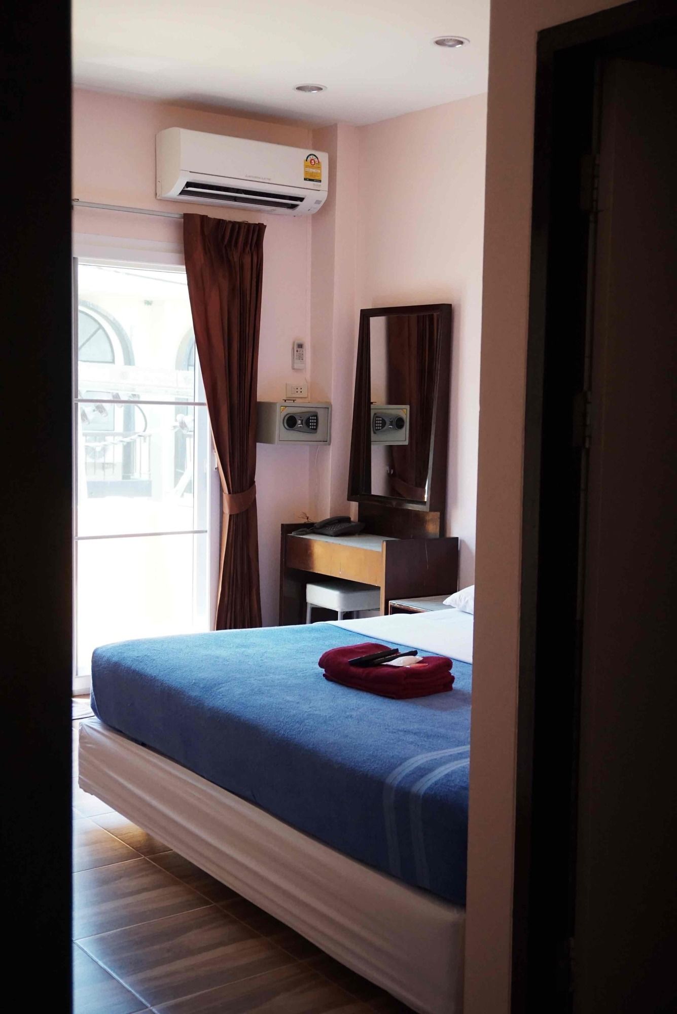 Sureena Hotel