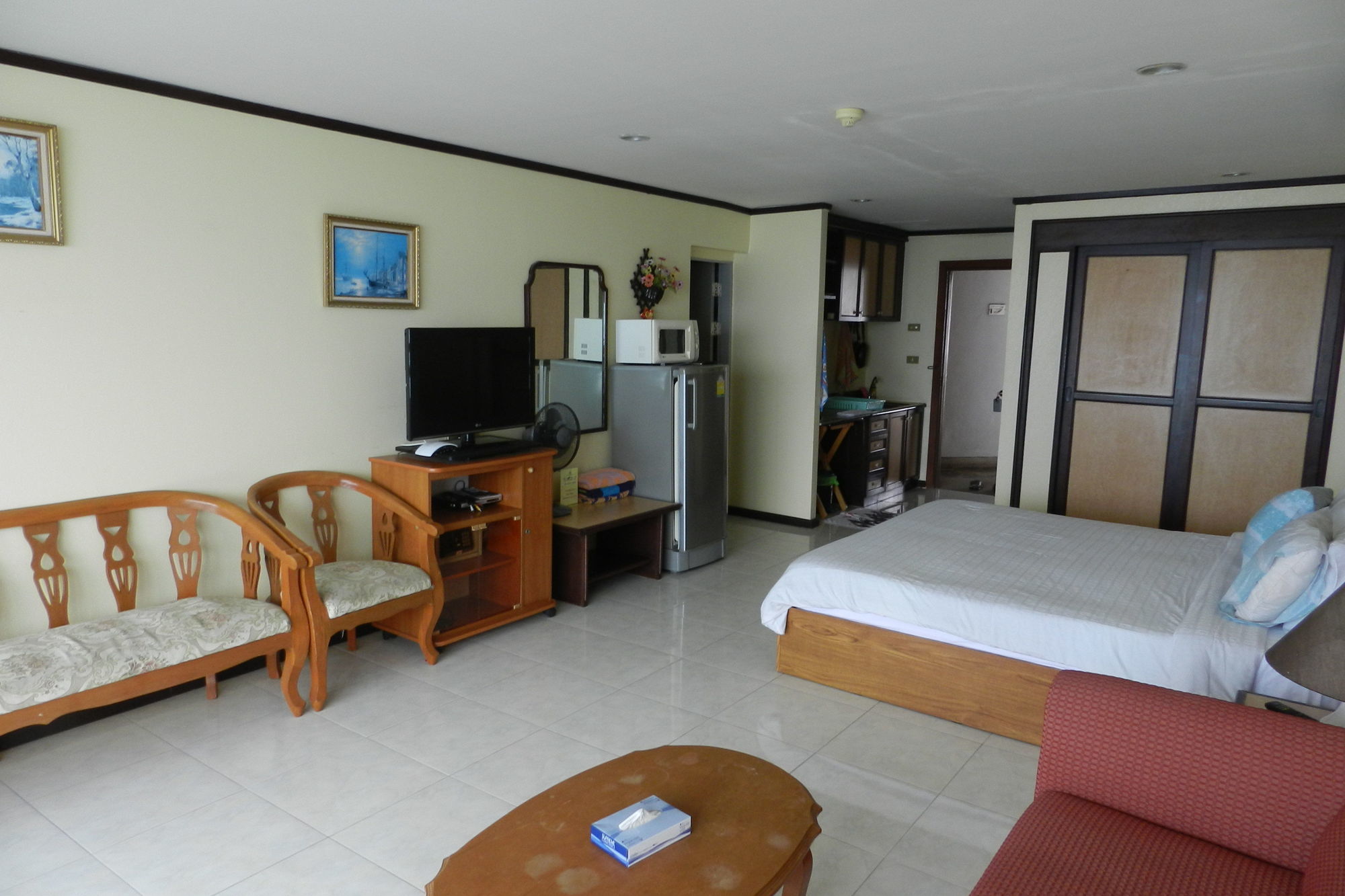 Jomtien Plaza Condotel