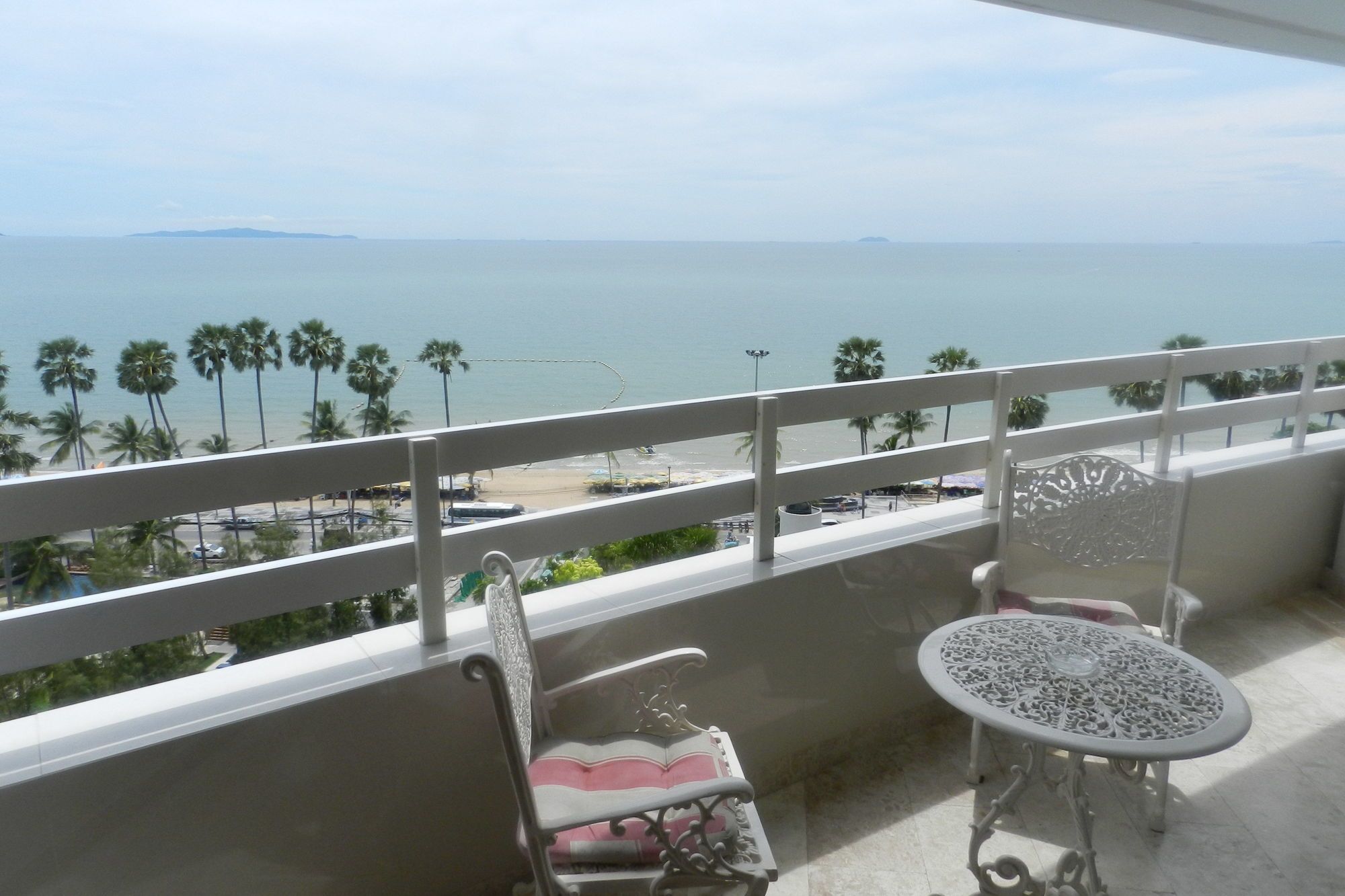 Jomtien Plaza Condotel