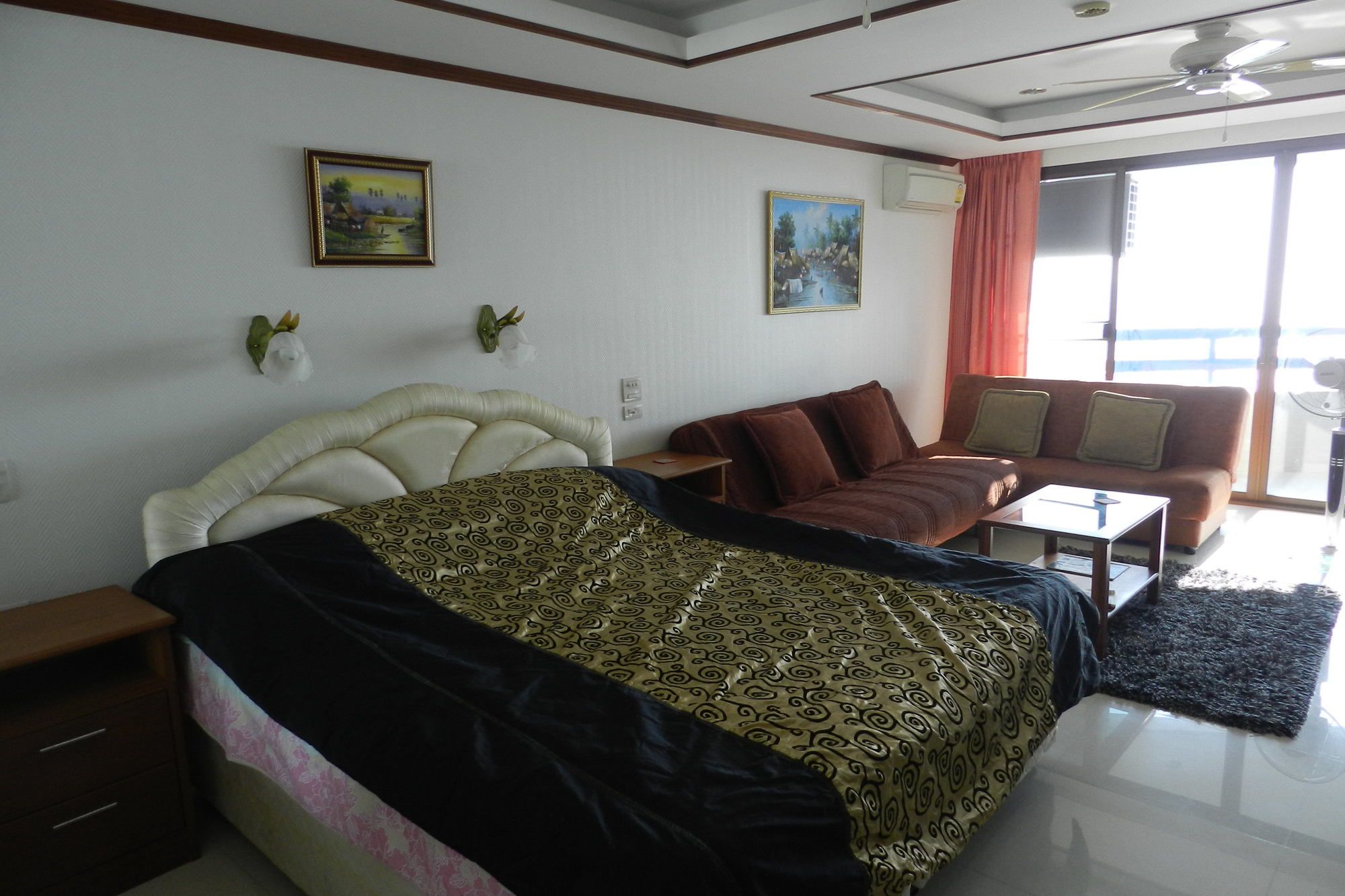 Jomtien Plaza Condotel