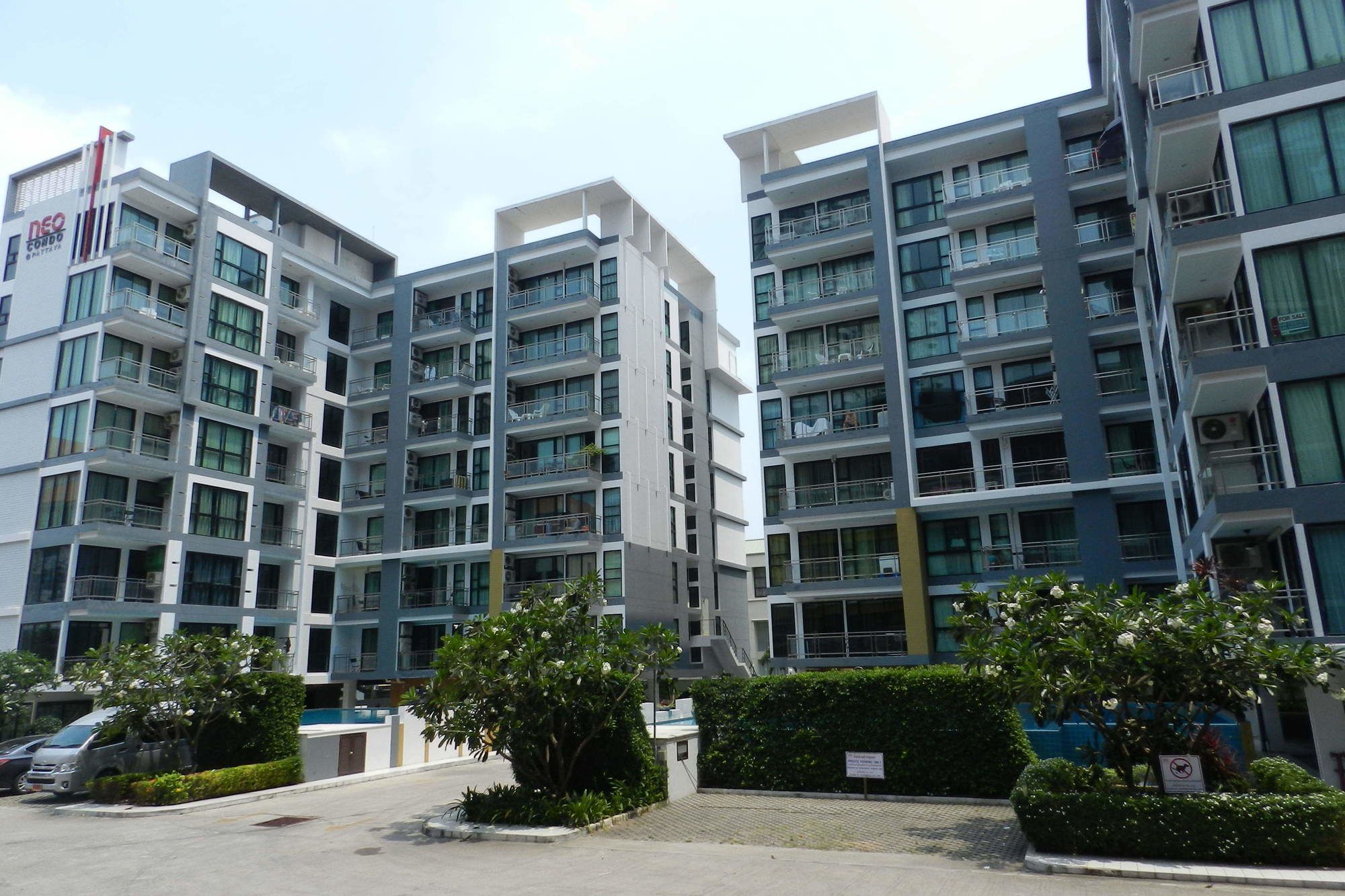 Apartments Alex Group Neocondo Pattaya