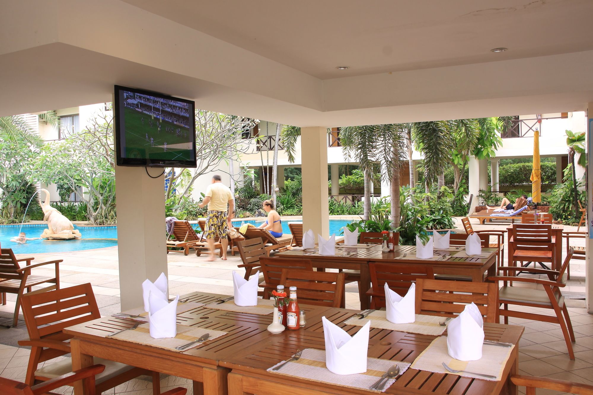 The Sea Breeze Jomtien Resort