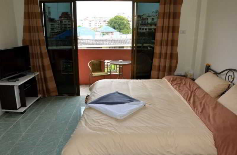 Pattaya Holiday Lodge