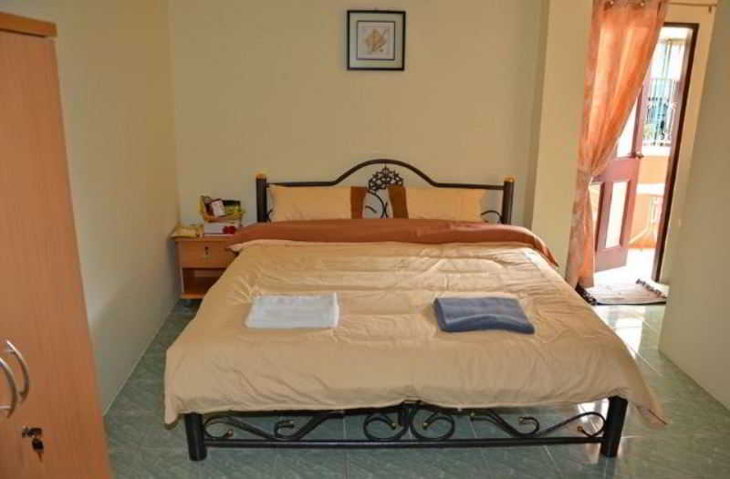 Pattaya Holiday Lodge