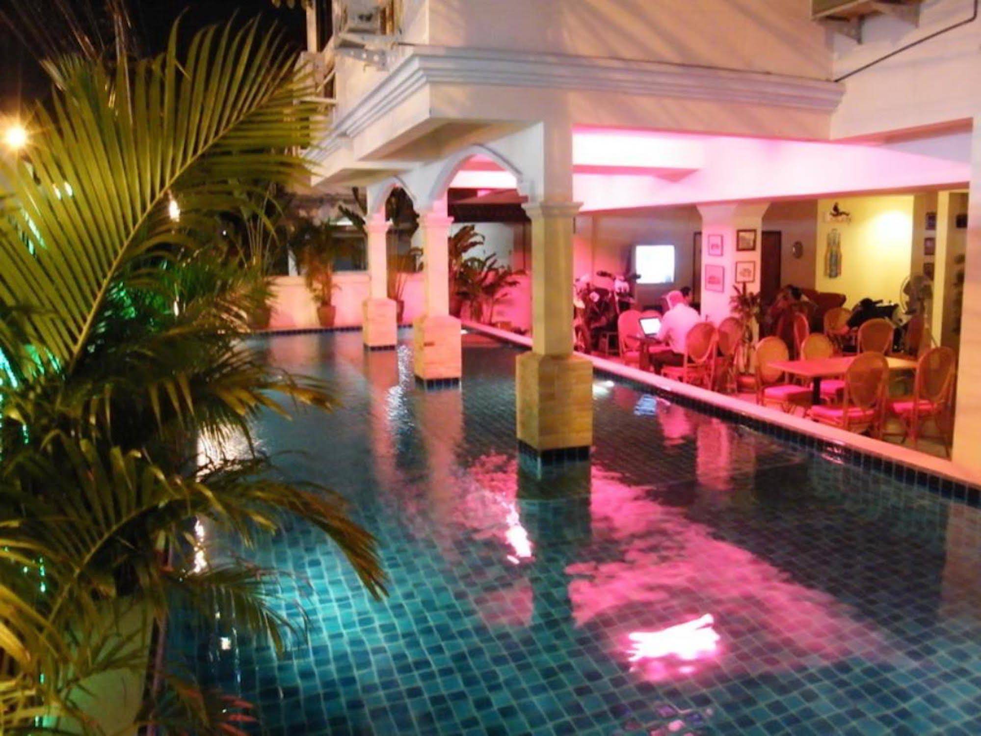 The Caddy Shack Inn