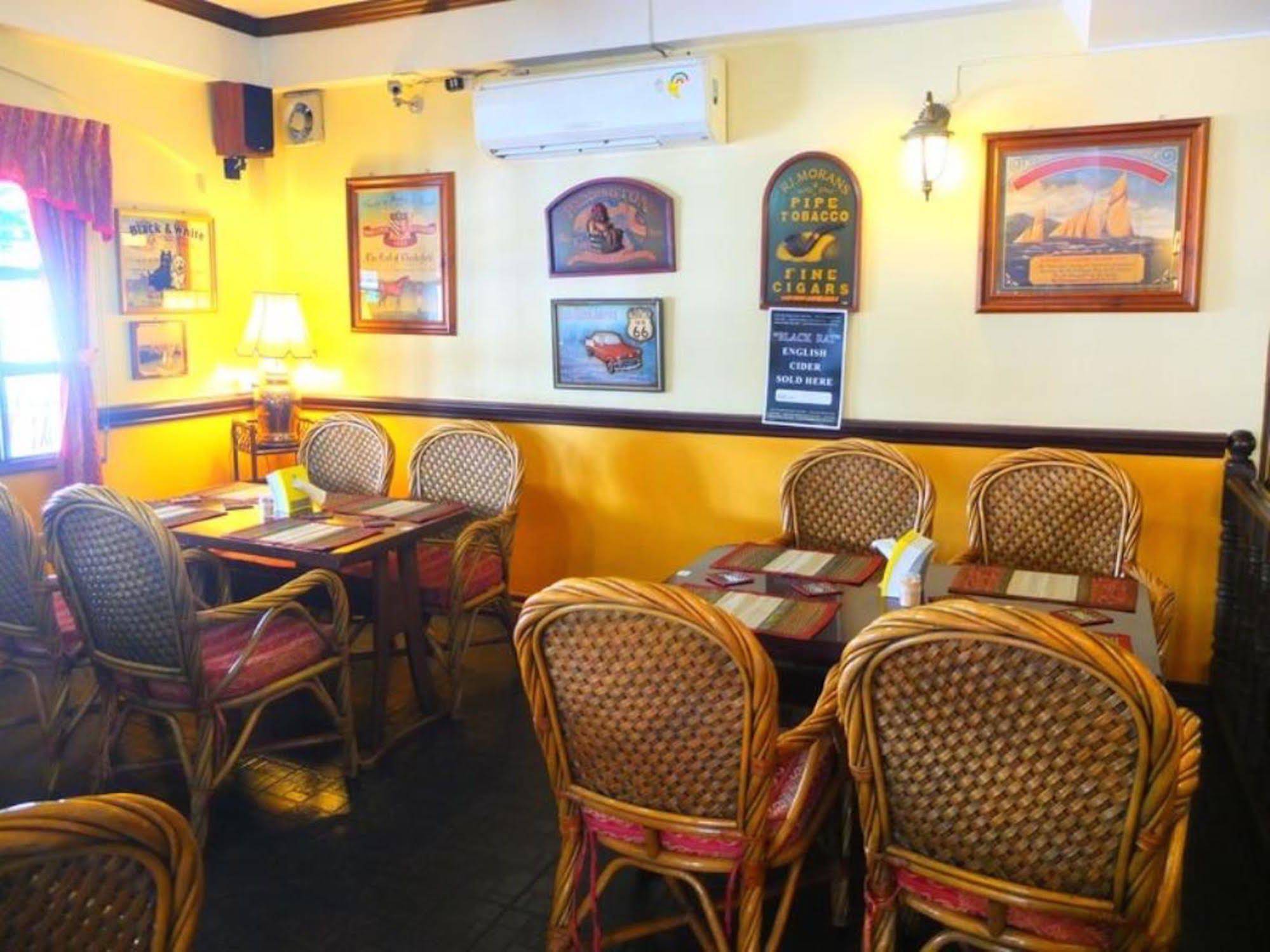 The Caddy Shack Inn