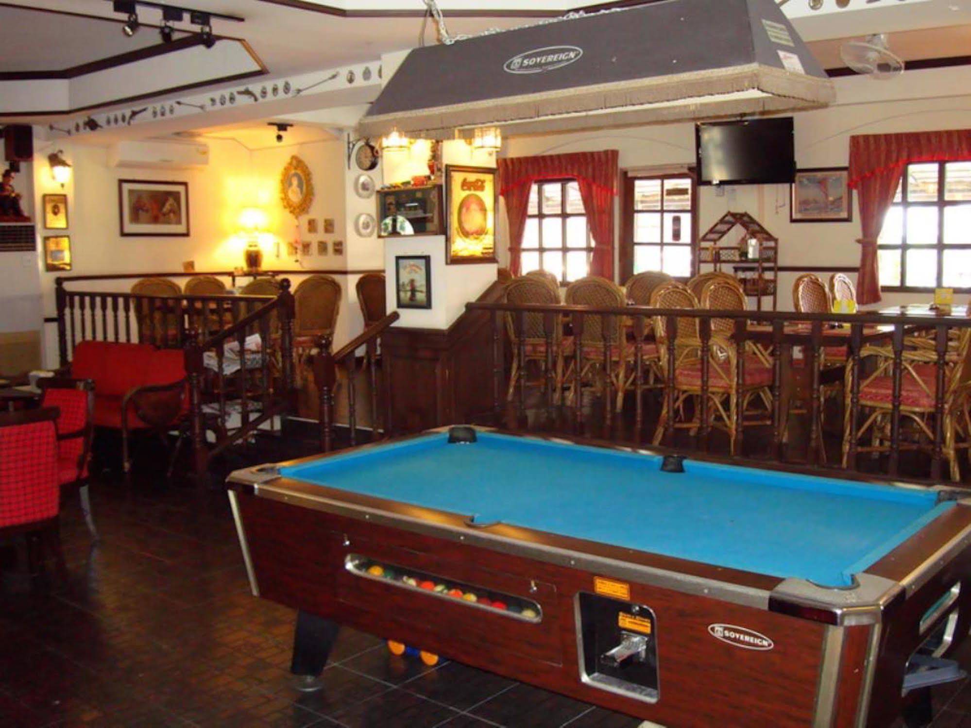 The Caddy Shack Inn