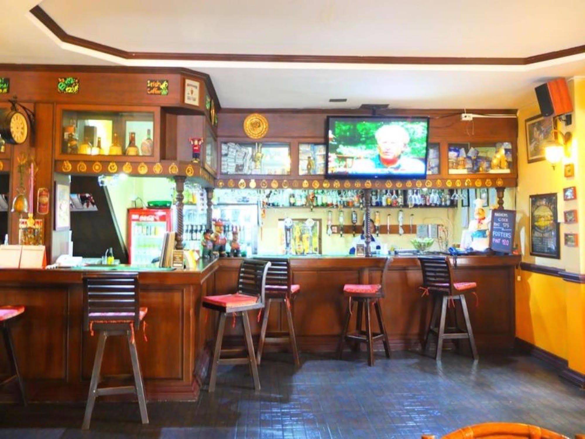 The Caddy Shack Inn