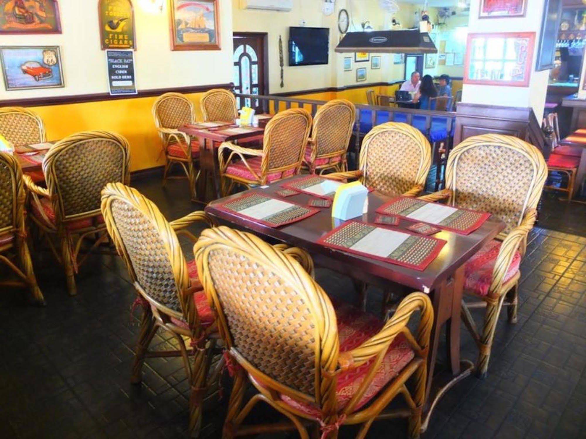 The Caddy Shack Inn